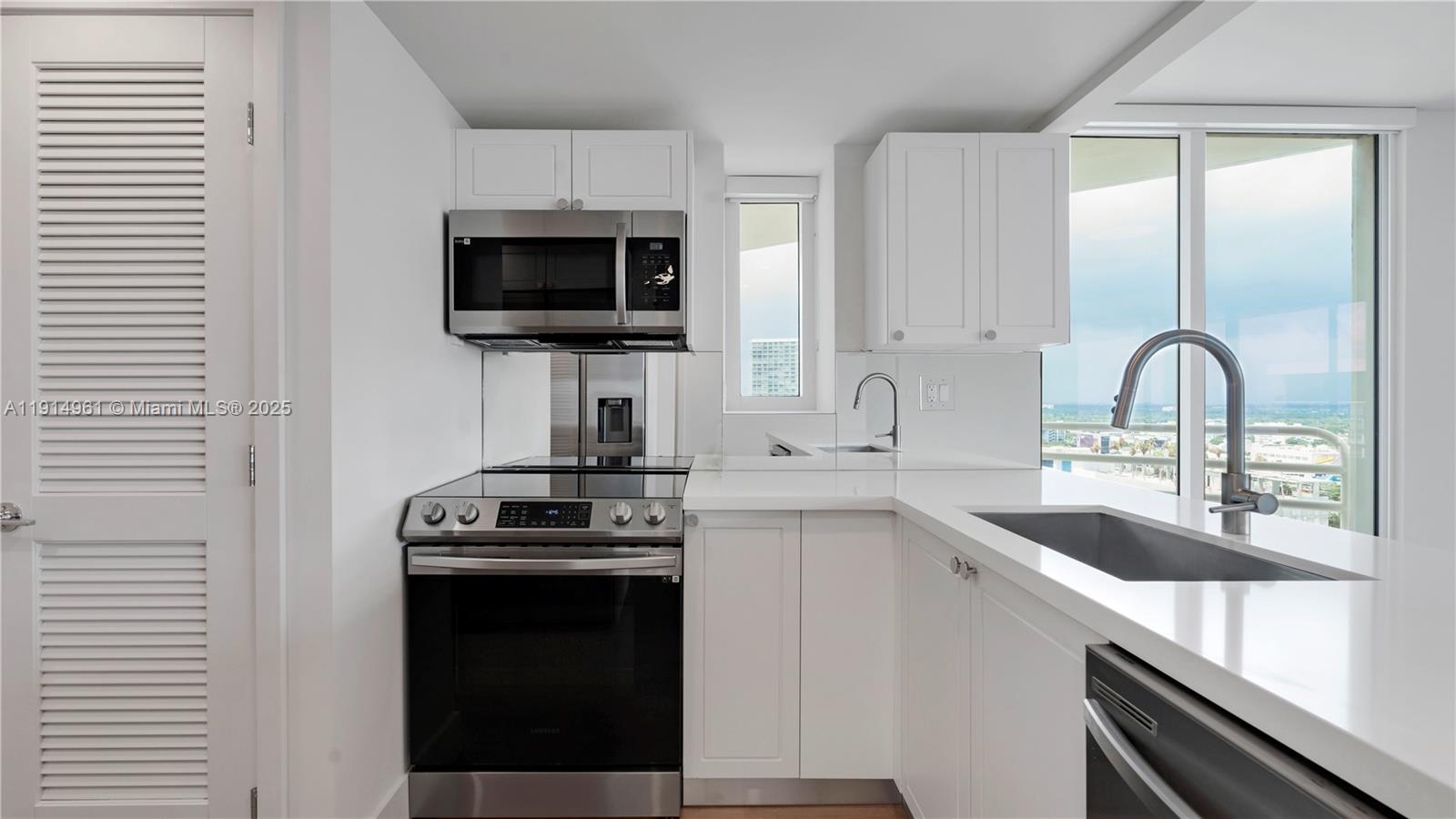 555 NE 34th St #2310 Miami, FL 33137