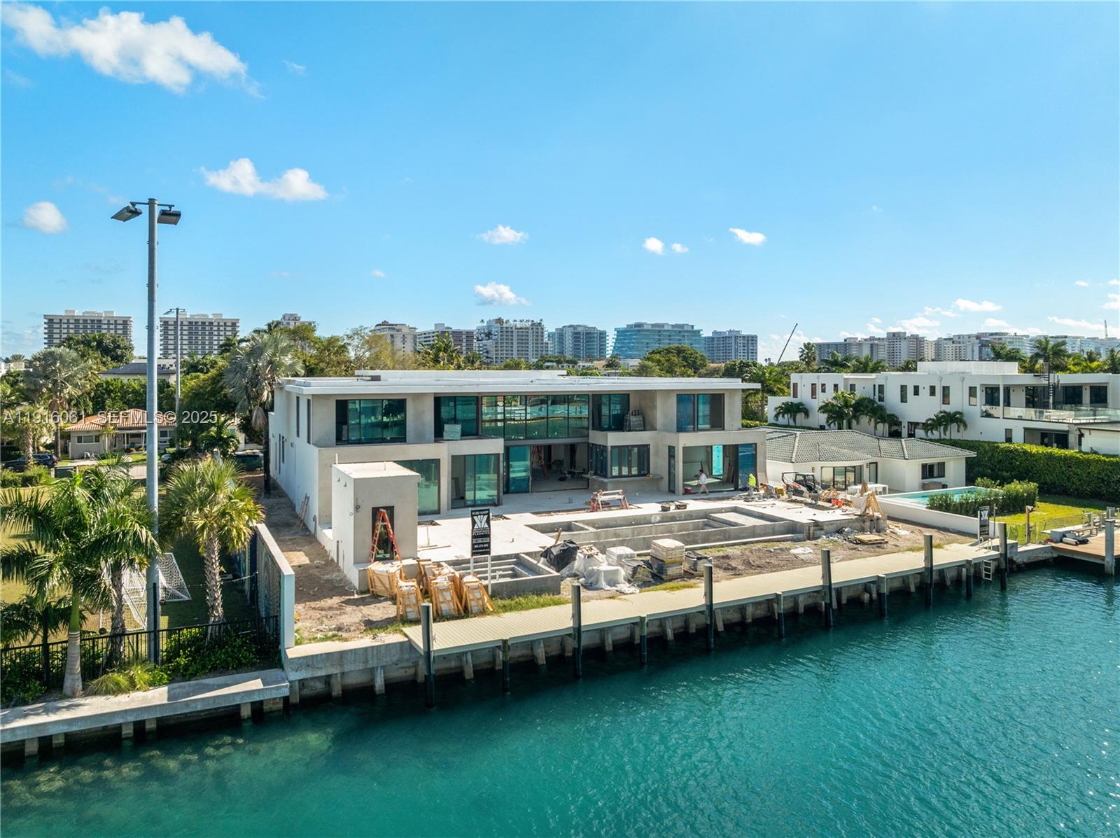 9540 Bay Dr Surfside, FL 33154