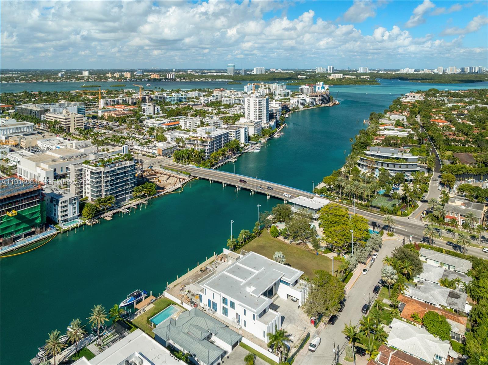 9540 Bay Dr Surfside, FL 33154