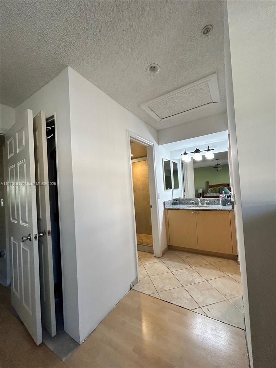 2811 NE 185th St Aventura, FL 33180