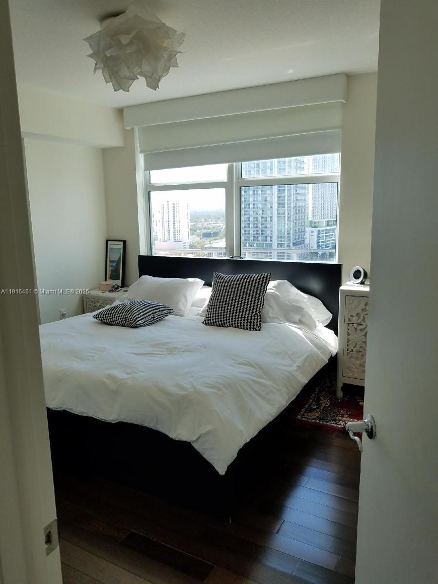 image Brickell on the River North9