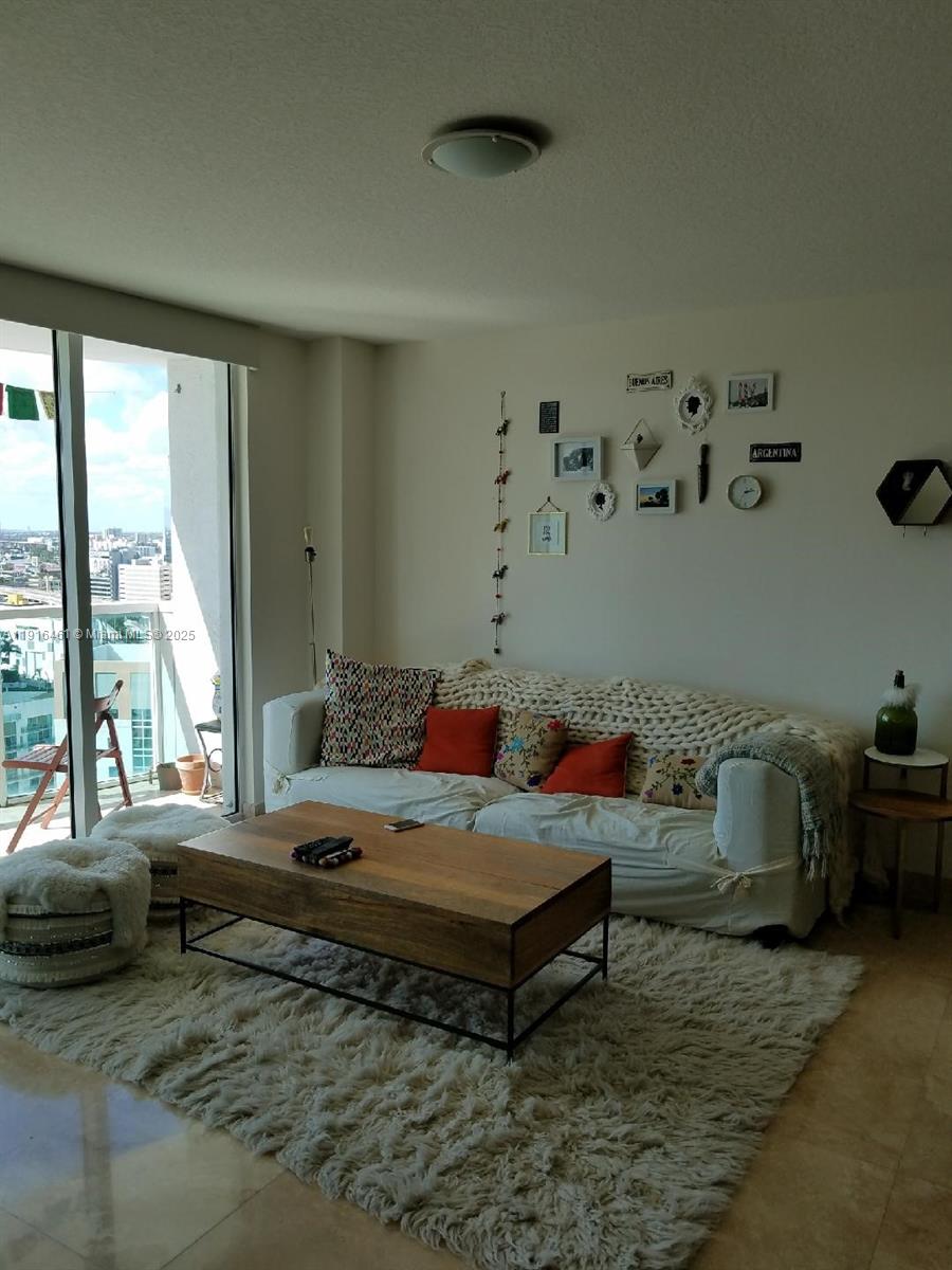 image Brickell on the River North4