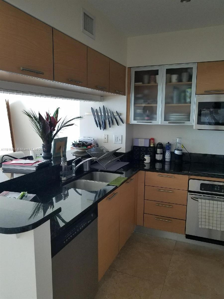 image Brickell on the River North5