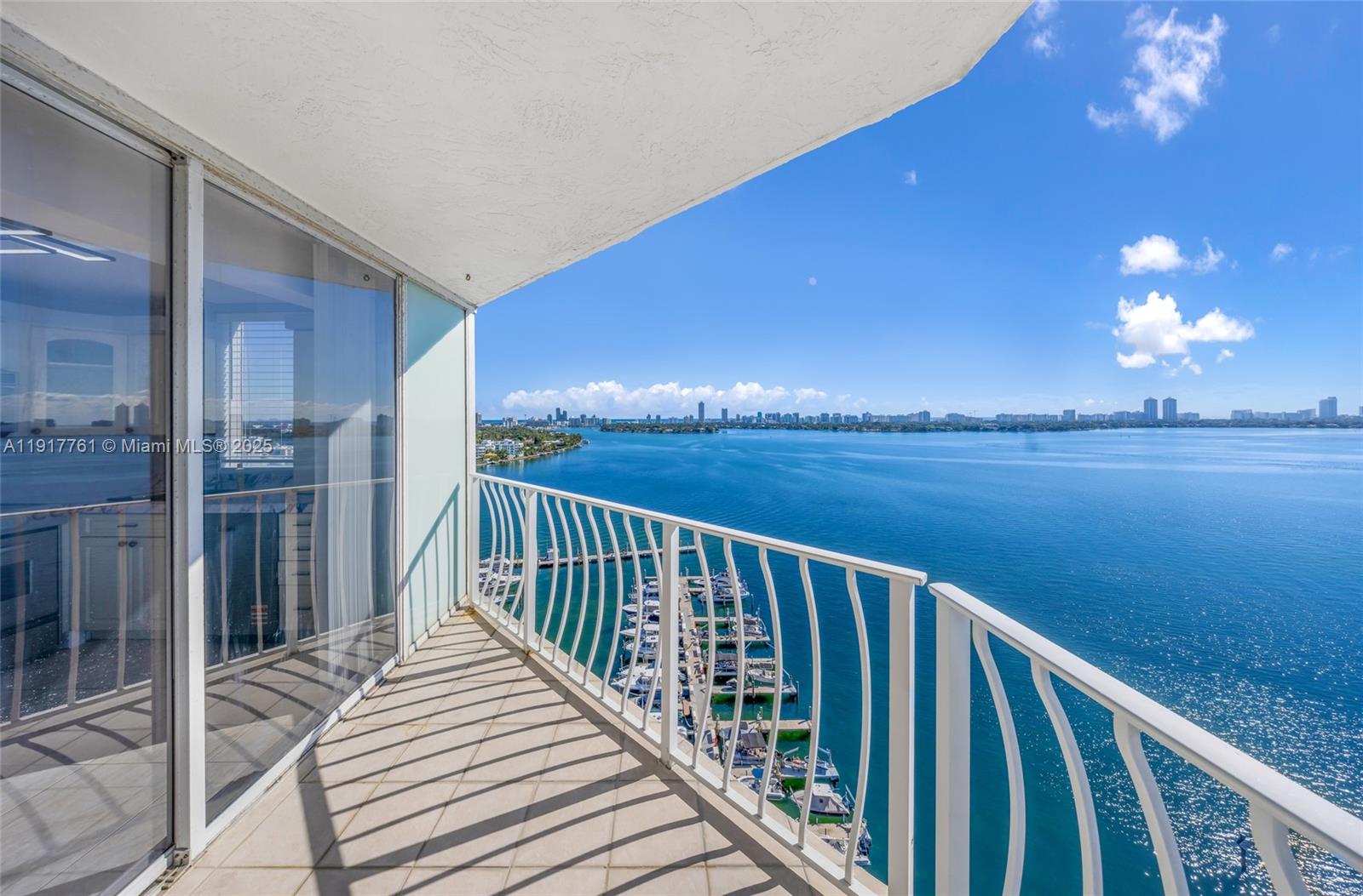 7601 E Treasure Dr #1920