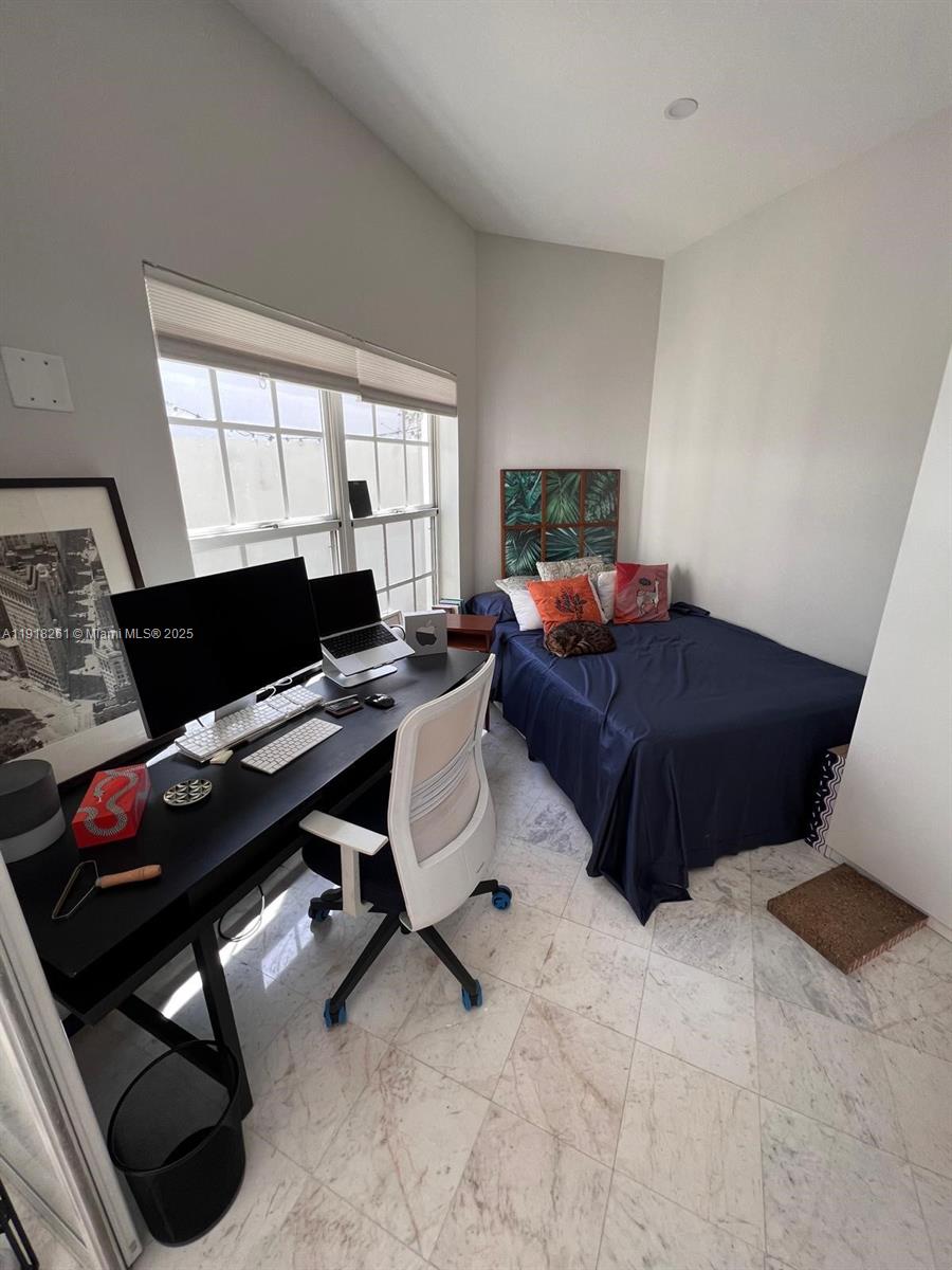 3070 Allamanda St #J Miami, FL 33133