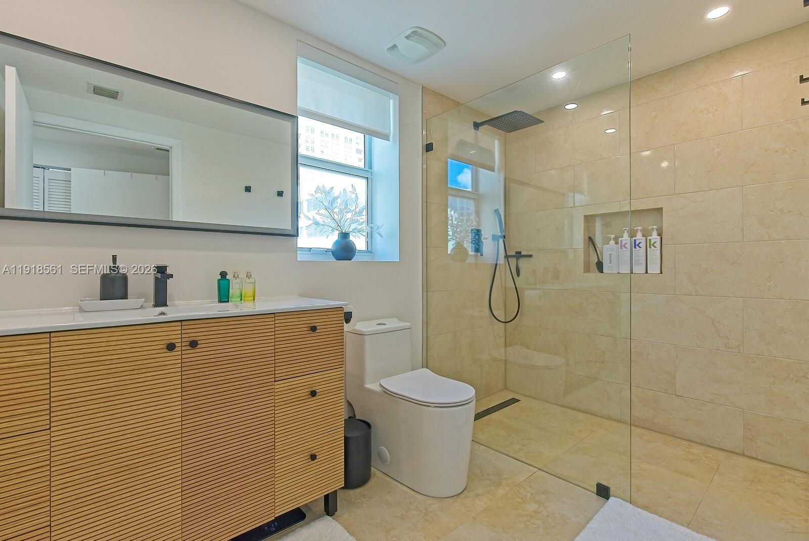 7285 SW 90th St #D613 Miami, FL 33156