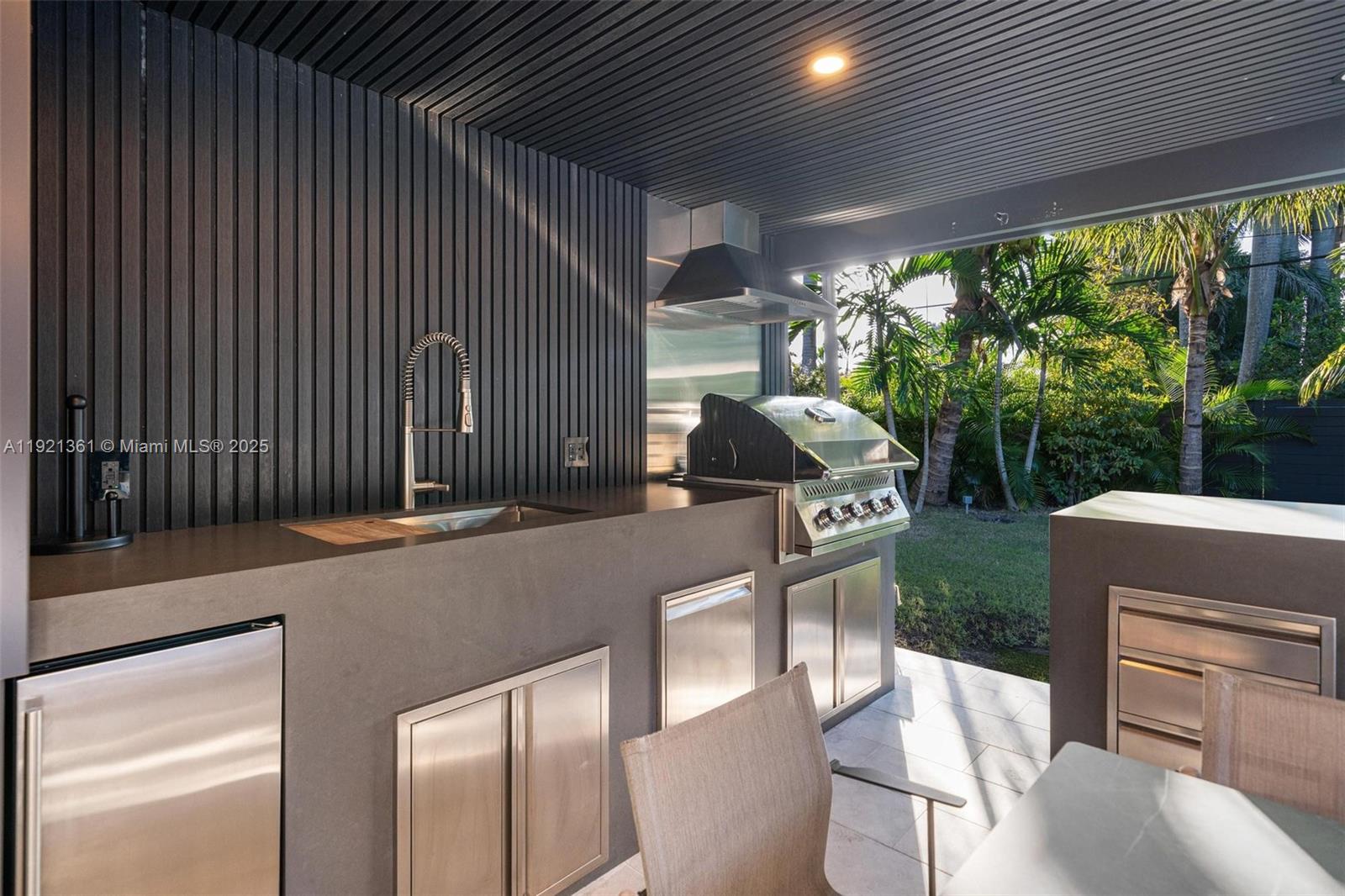 10618 NE 11th Ct Miami Shores, FL 33138