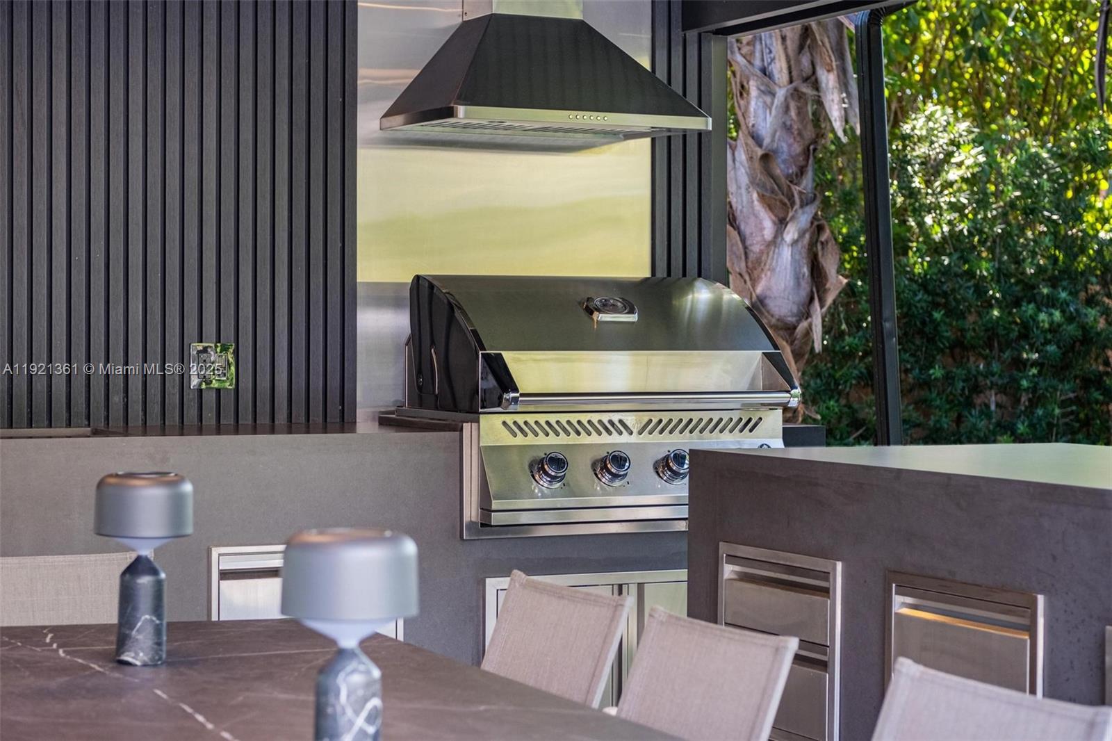 10618 NE 11th Ct Miami Shores, FL 33138