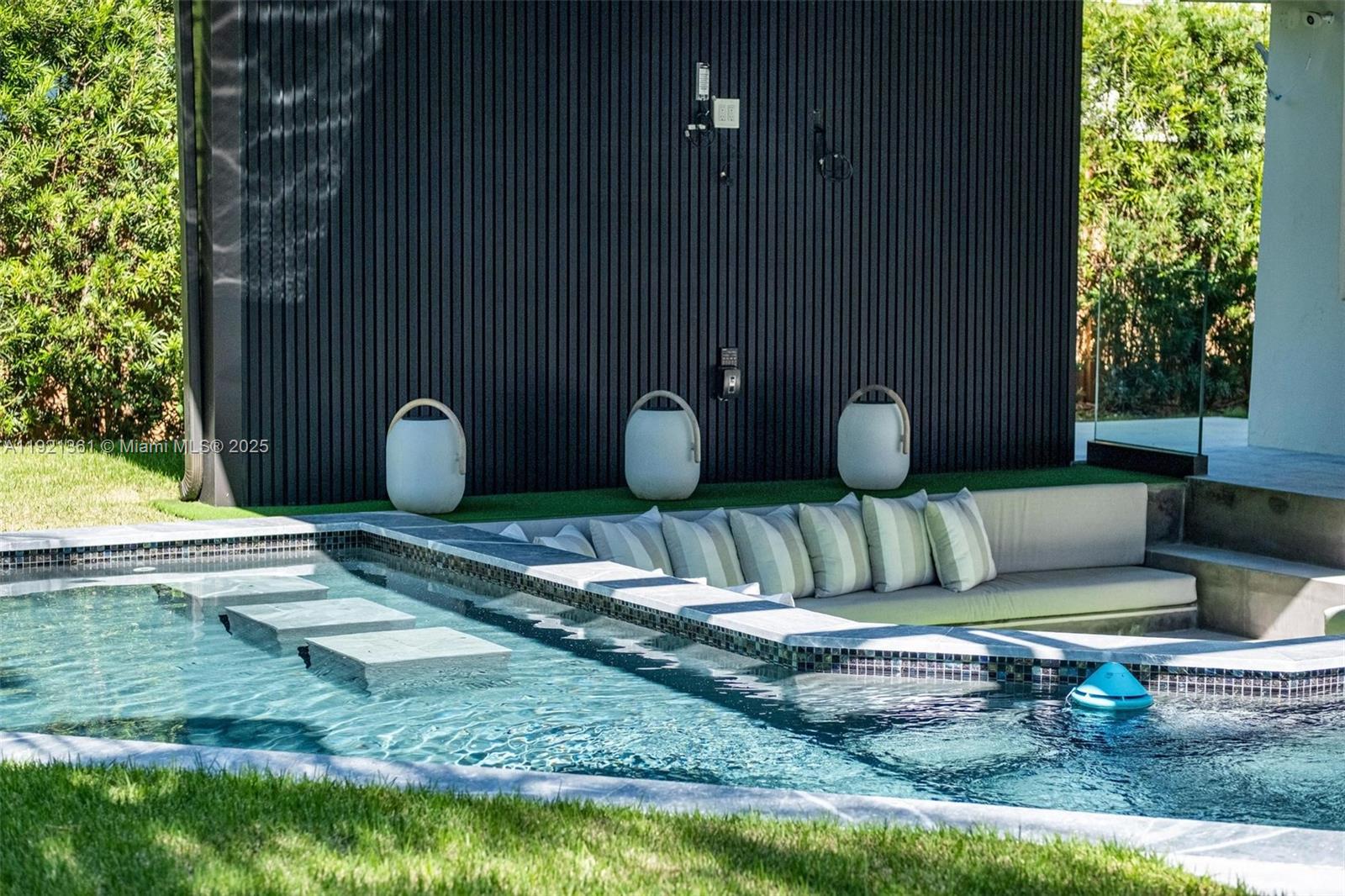 10618 NE 11th Ct Miami Shores, FL 33138