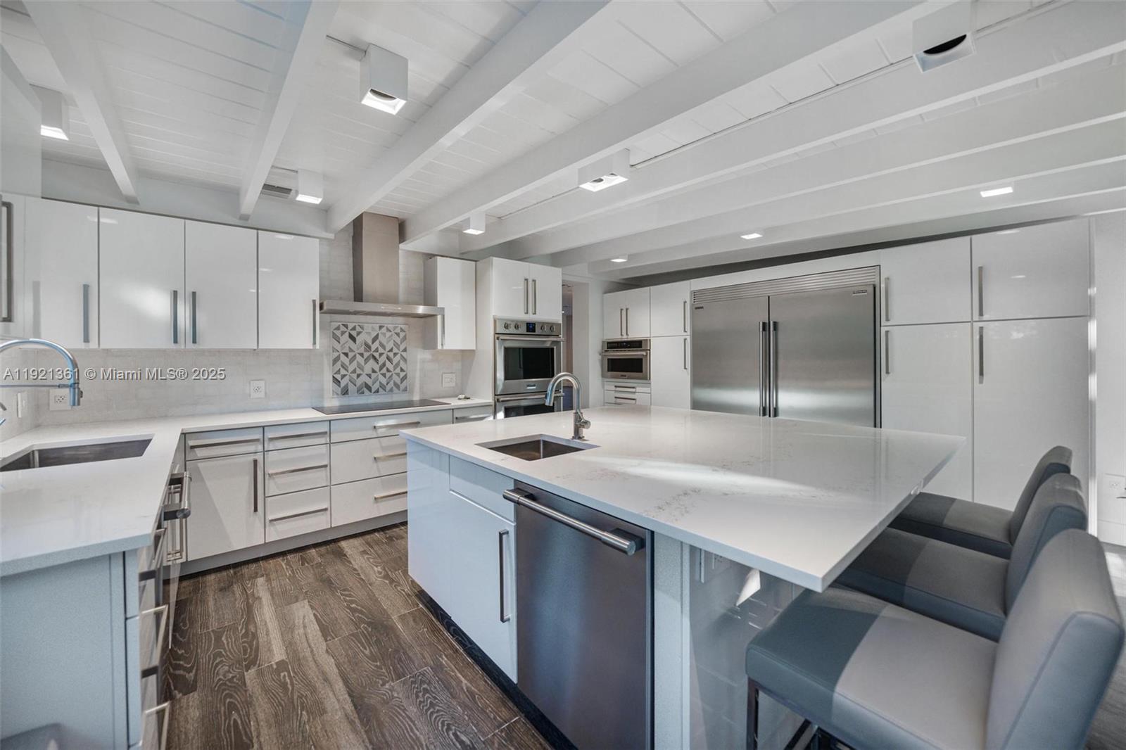 10618 NE 11th Ct Miami Shores, FL 33138