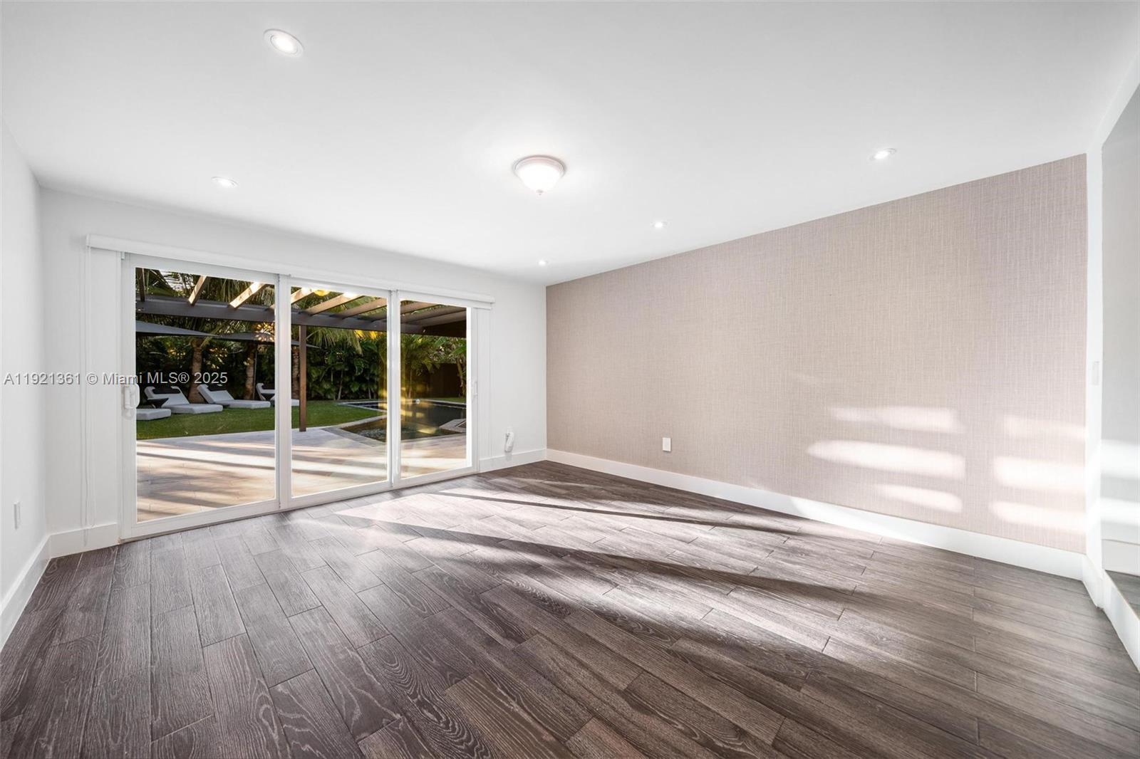 10618 NE 11th Ct Miami Shores, FL 33138