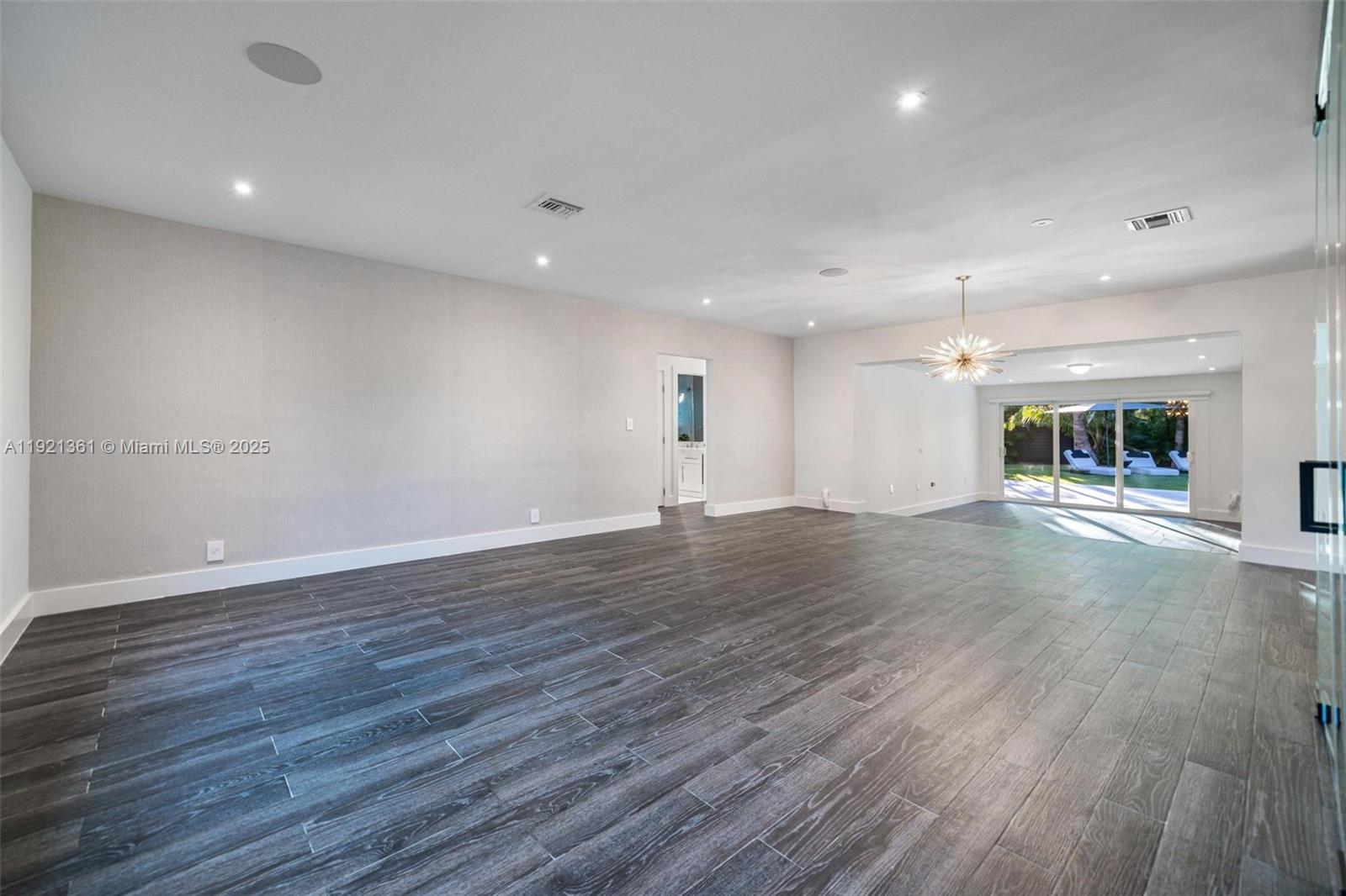 10618 NE 11th Ct Miami Shores, FL 33138