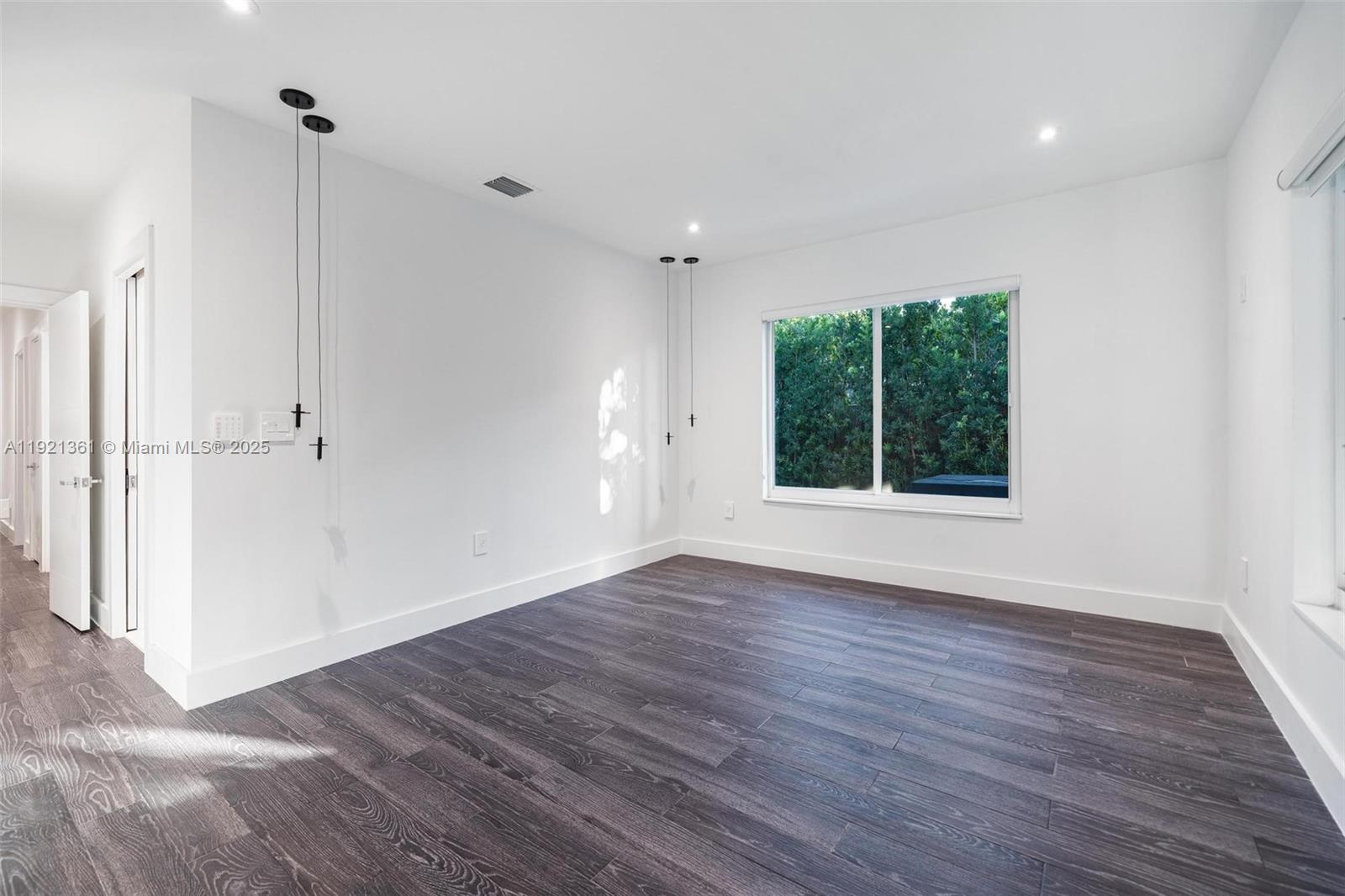 10618 NE 11th Ct Miami Shores, FL 33138