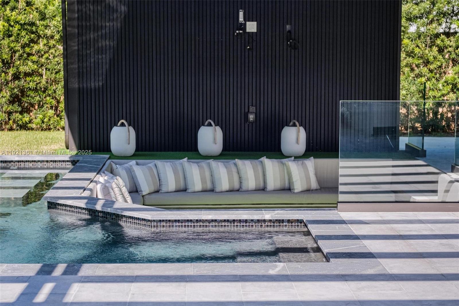 10618 NE 11th Ct Miami Shores, FL 33138