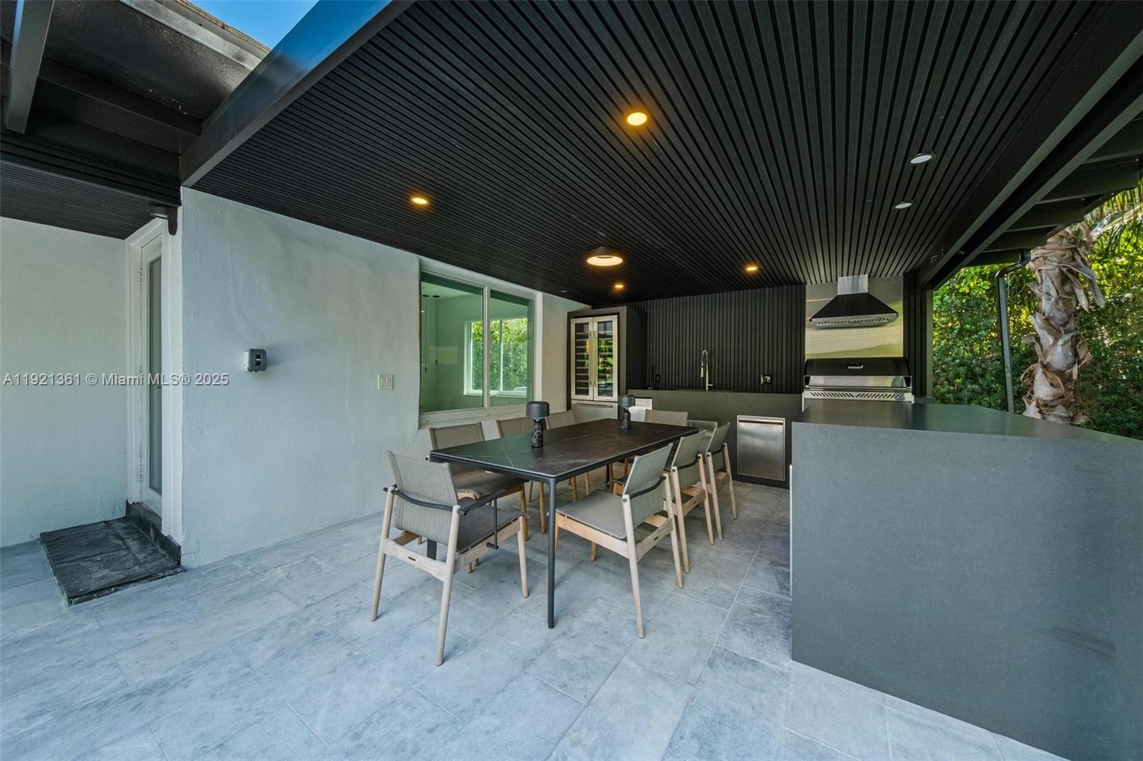 10618 NE 11th Ct Miami Shores, FL 33138