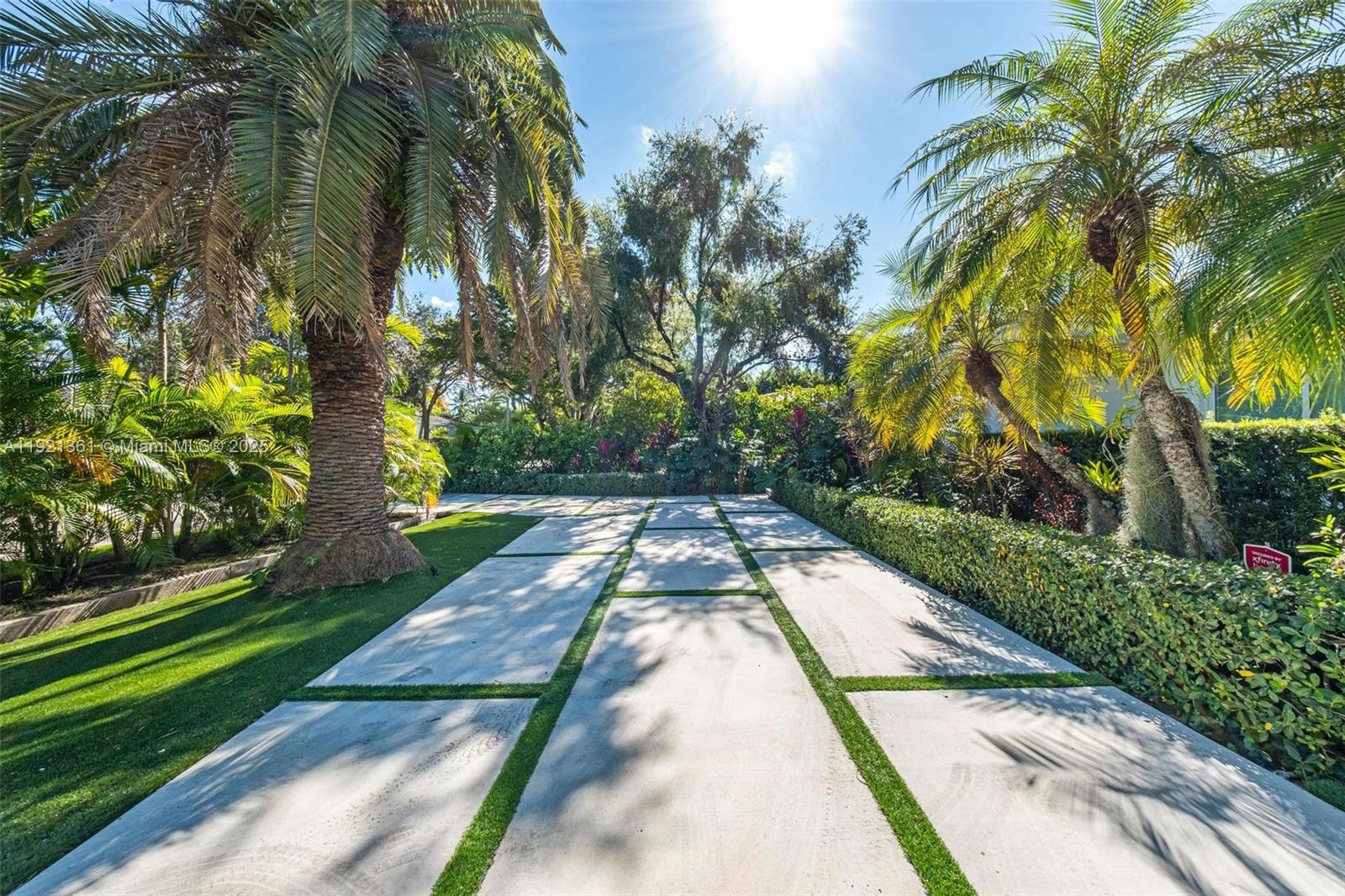 10618 NE 11th Ct Miami Shores, FL 33138