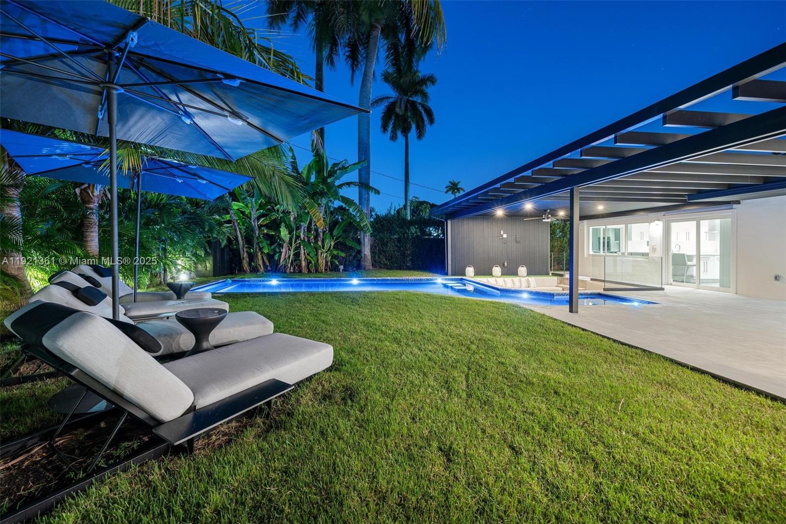 10618 NE 11th Ct Miami Shores, FL 33138