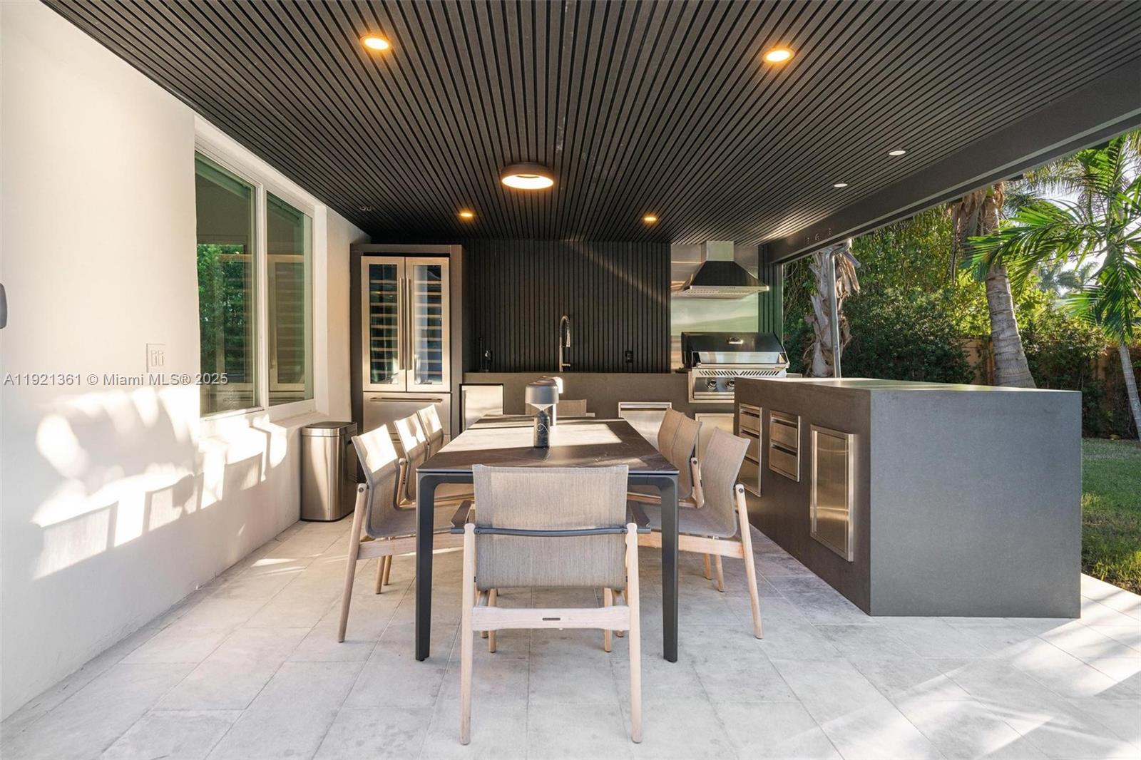 10618 NE 11th Ct Miami Shores, FL 33138