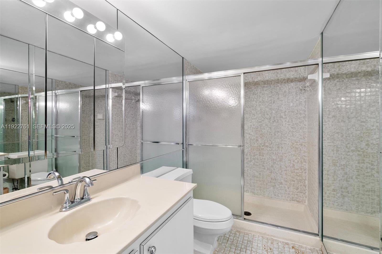 600 Parkview Dr #831 Hallandale Beach, FL 33009