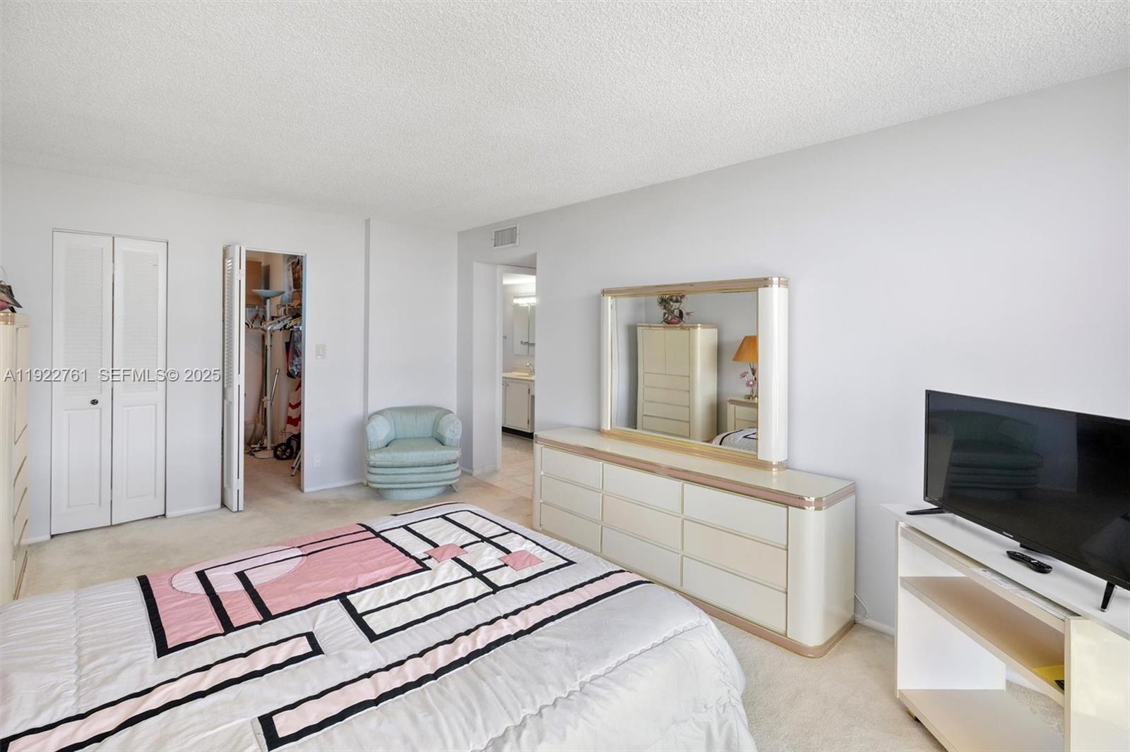 600 Parkview Dr #831 Hallandale Beach, FL 33009