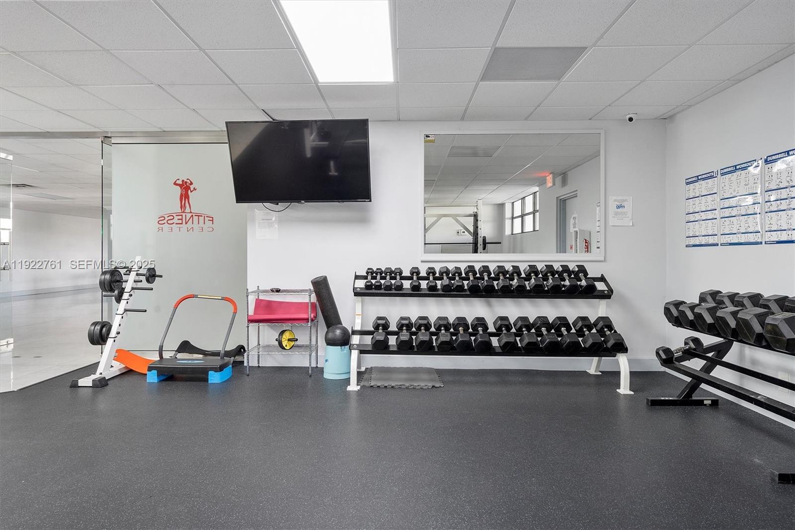 600 Parkview Dr #831 Hallandale Beach, FL 33009