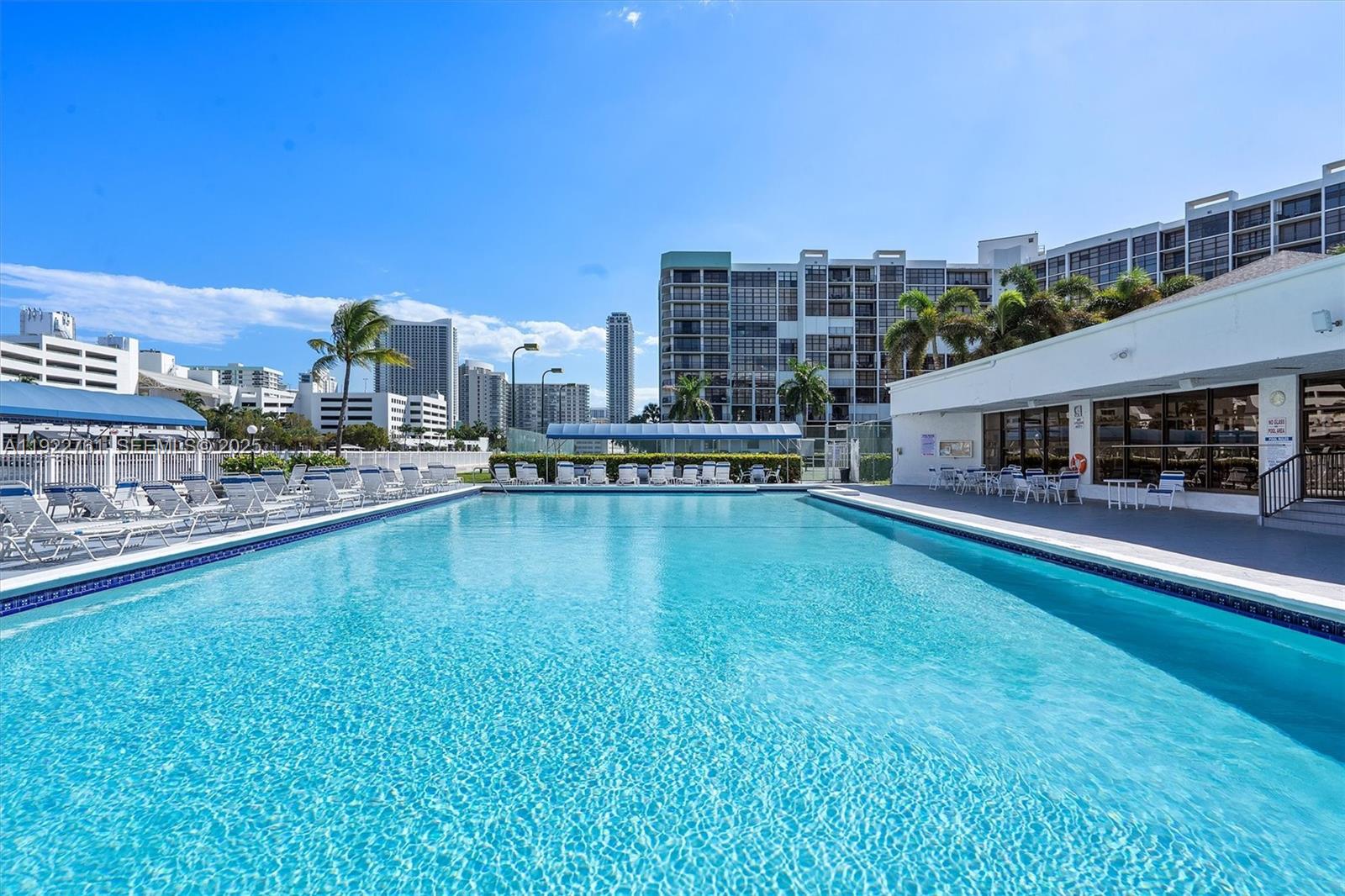 600 Parkview Dr #831 Hallandale Beach, FL 33009