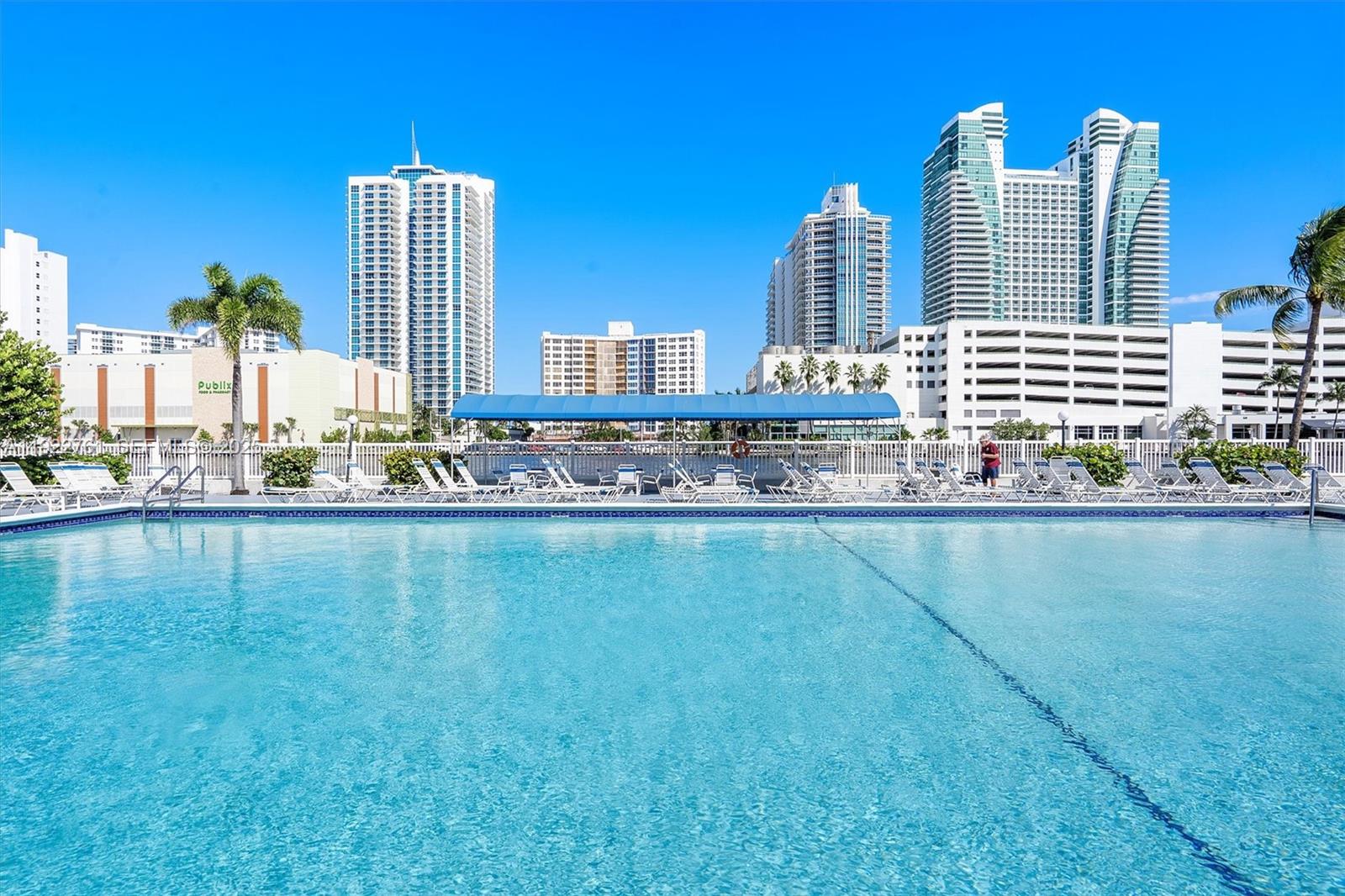 600 Parkview Dr #831 Hallandale Beach, FL 33009