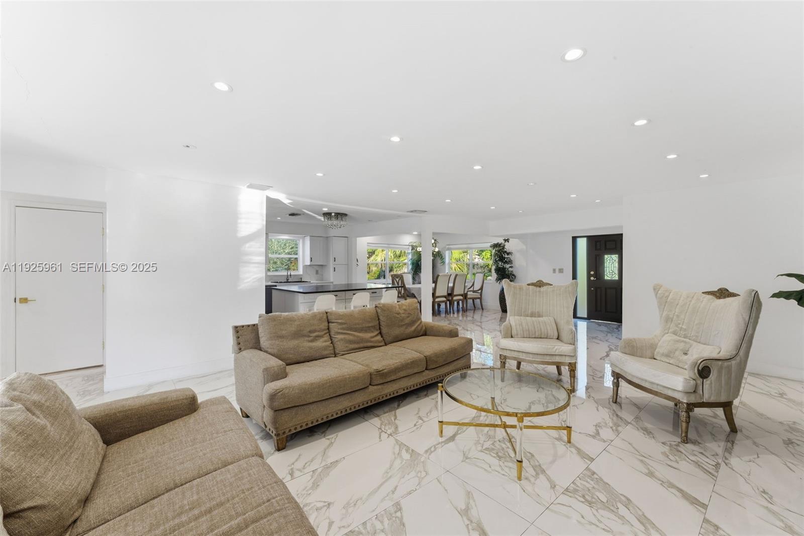 201 Calle Grande Dr #201 Hollywood, FL 33021