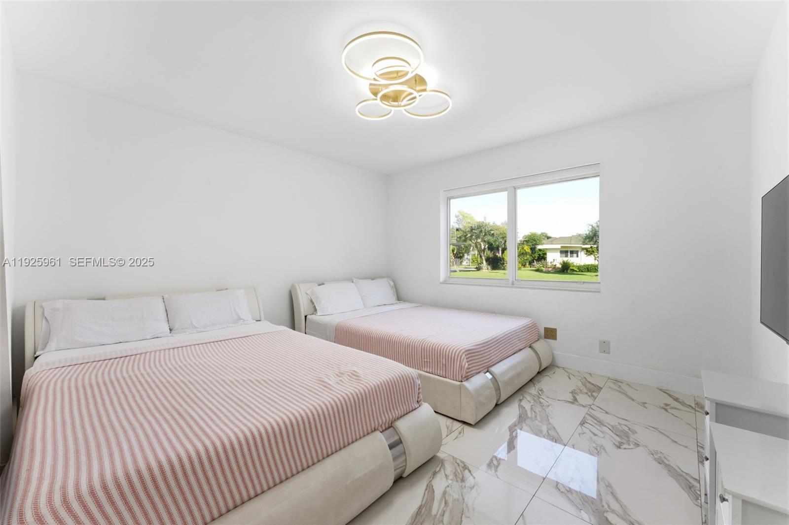 201 Calle Grande Dr #201 Hollywood, FL 33021