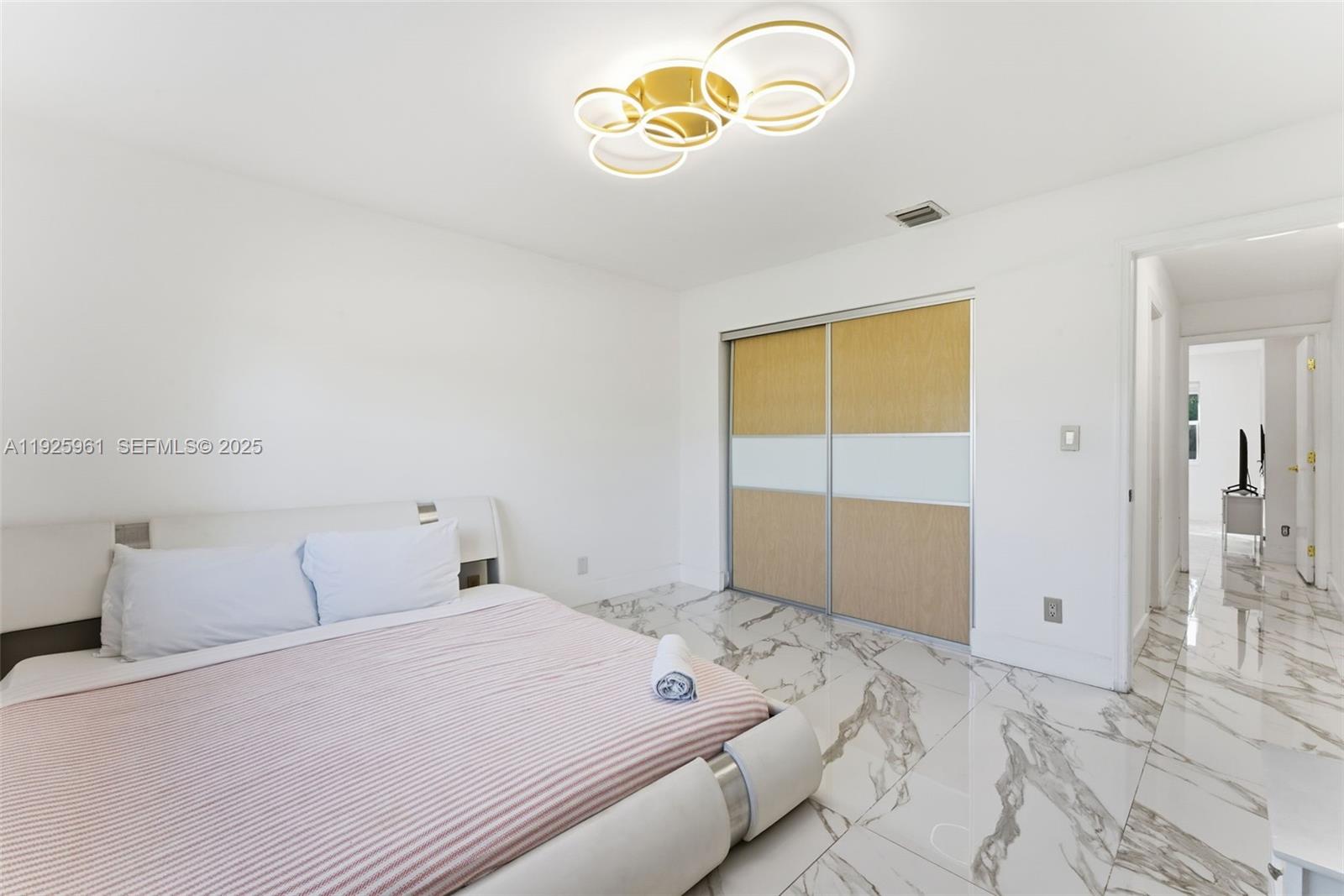 201 Calle Grande Dr #201 Hollywood, FL 33021