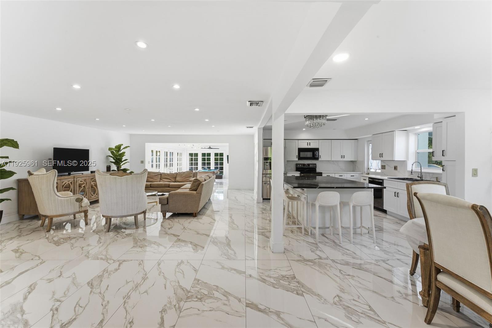 201 Calle Grande Dr #201 Hollywood, FL 33021