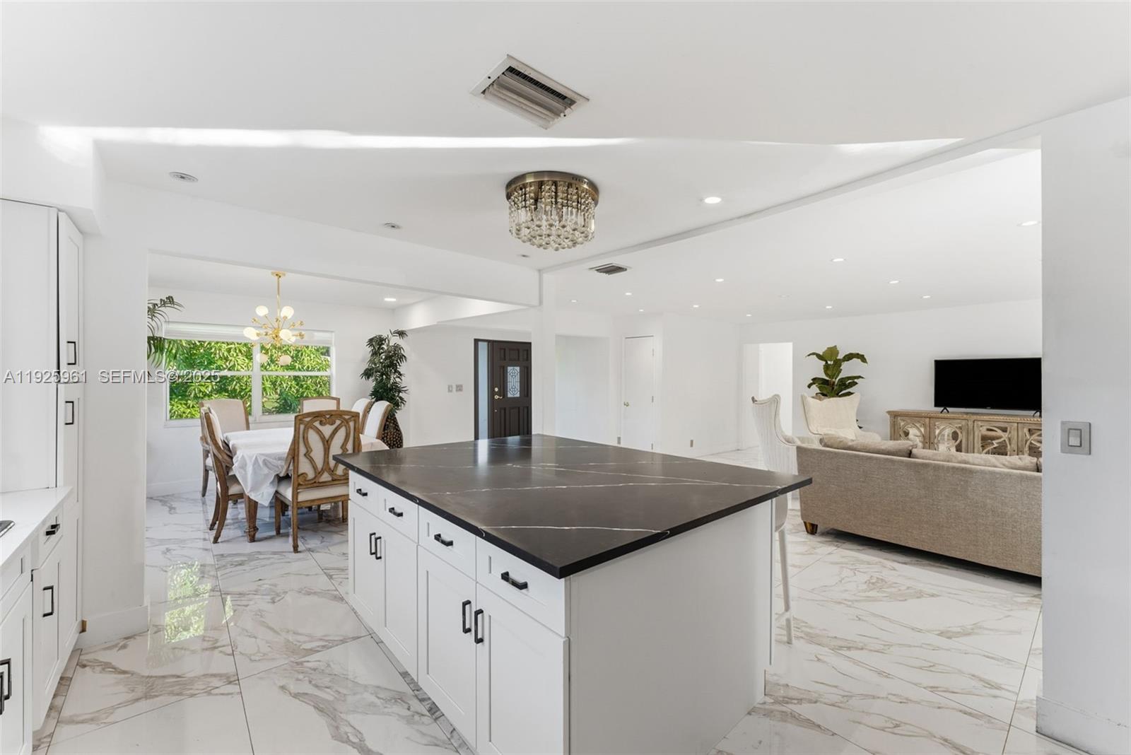 201 Calle Grande Dr #201 Hollywood, FL 33021