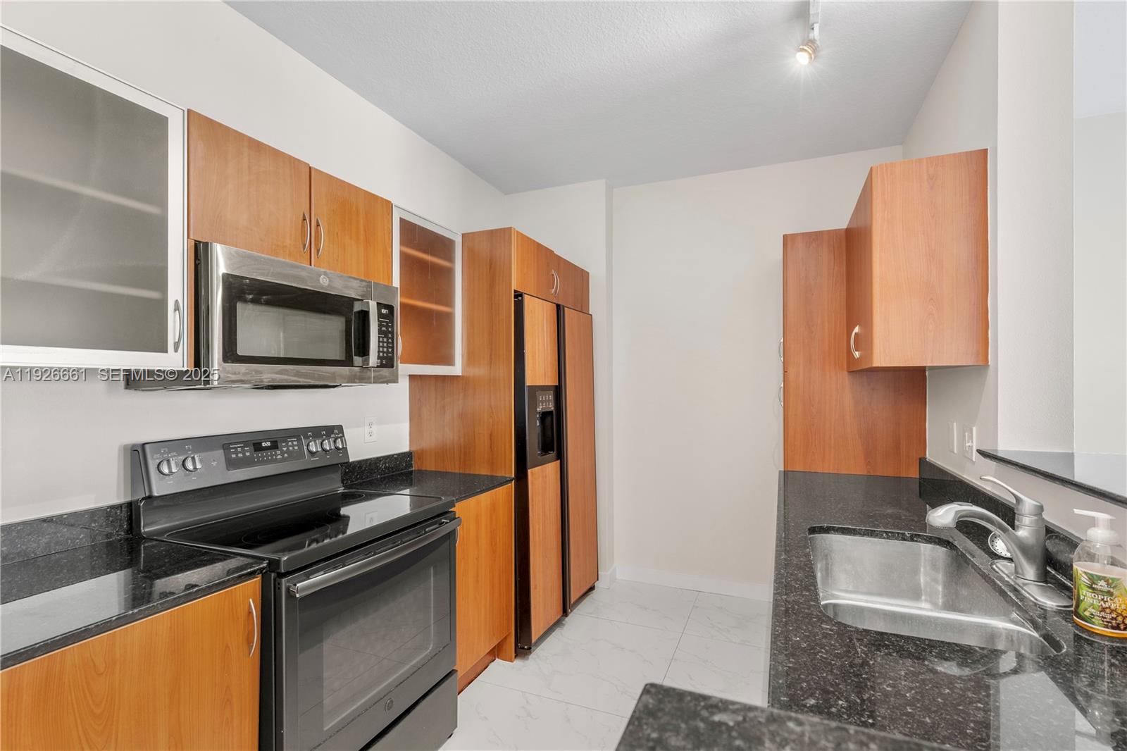 806 E Windward Way #515