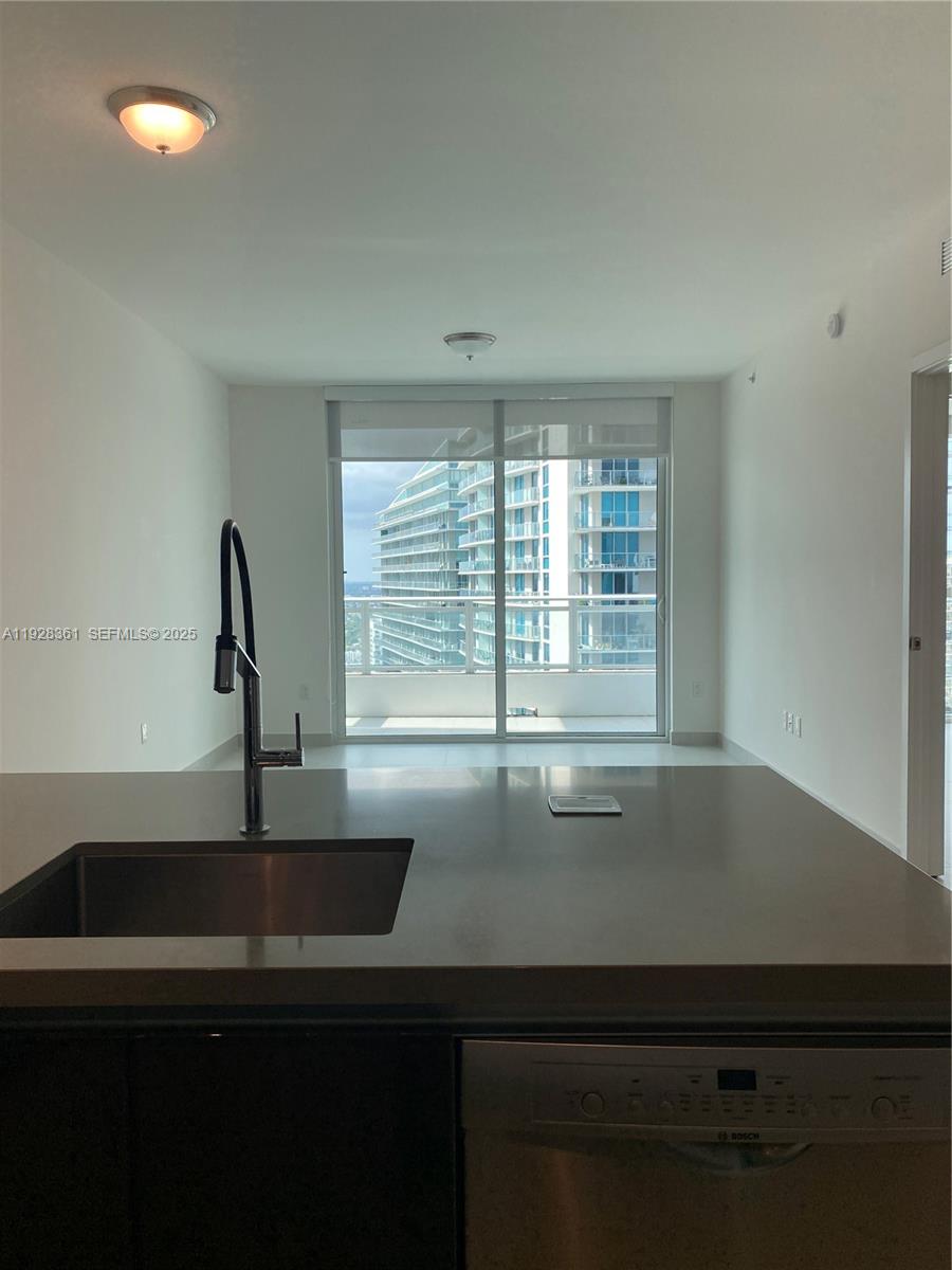 1080 Brickell Ave #3407