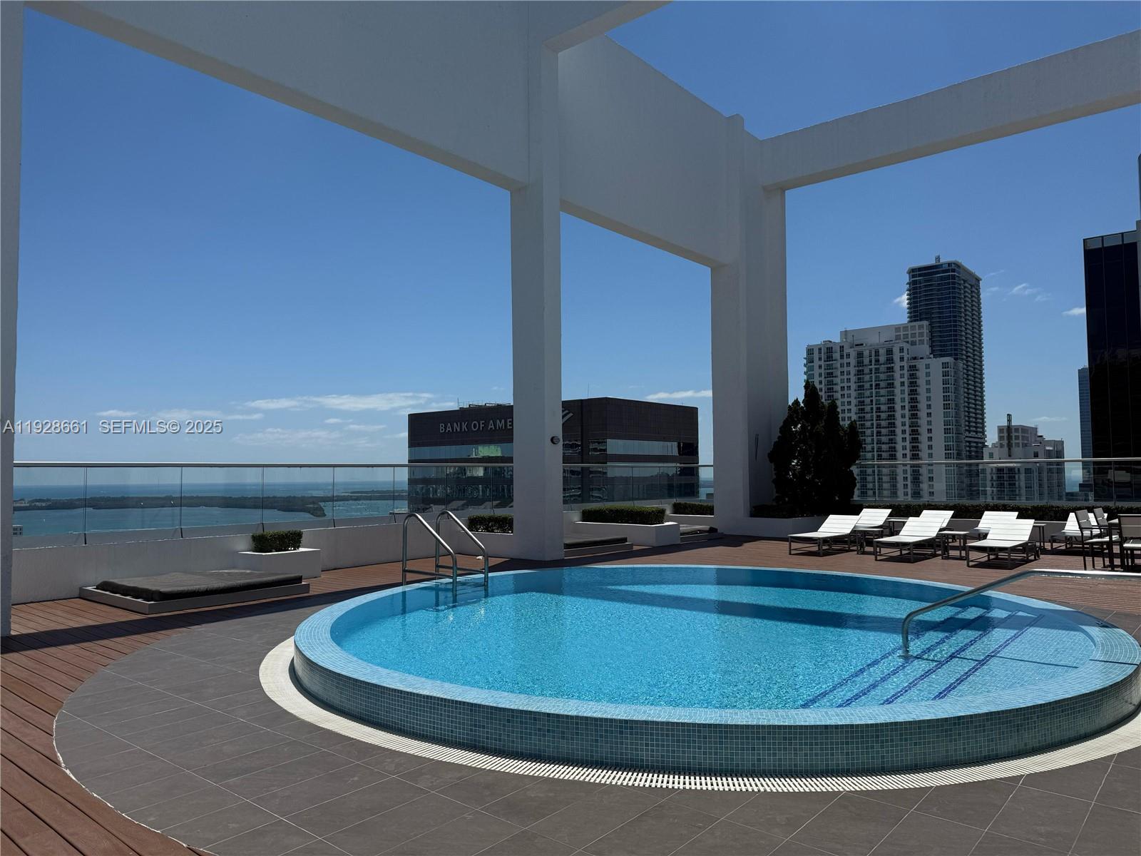 image 500 Brickell West19
