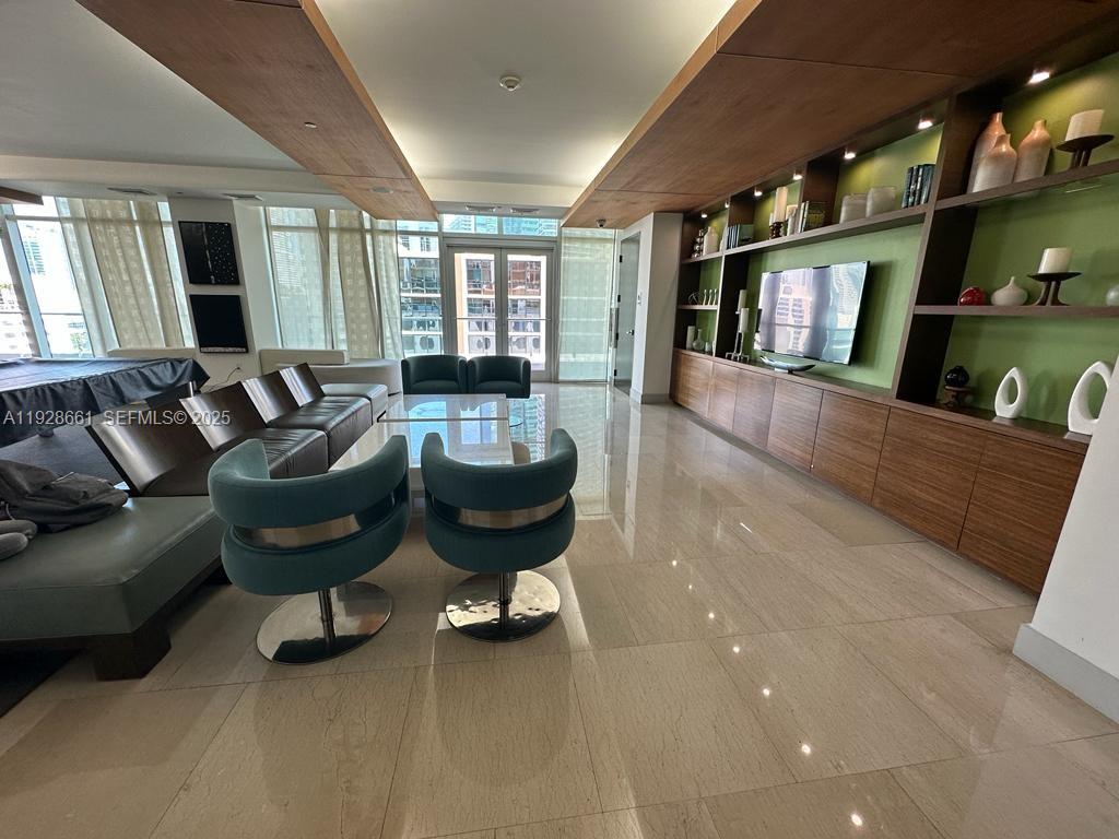 image 500 Brickell West21