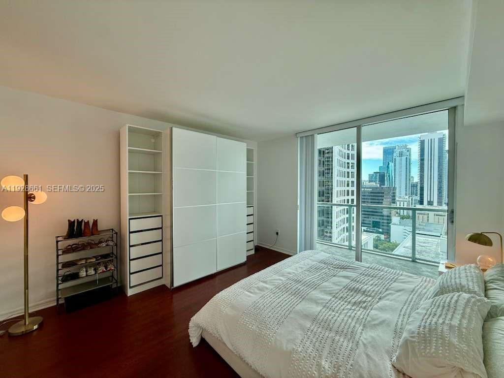 image 500 Brickell West7