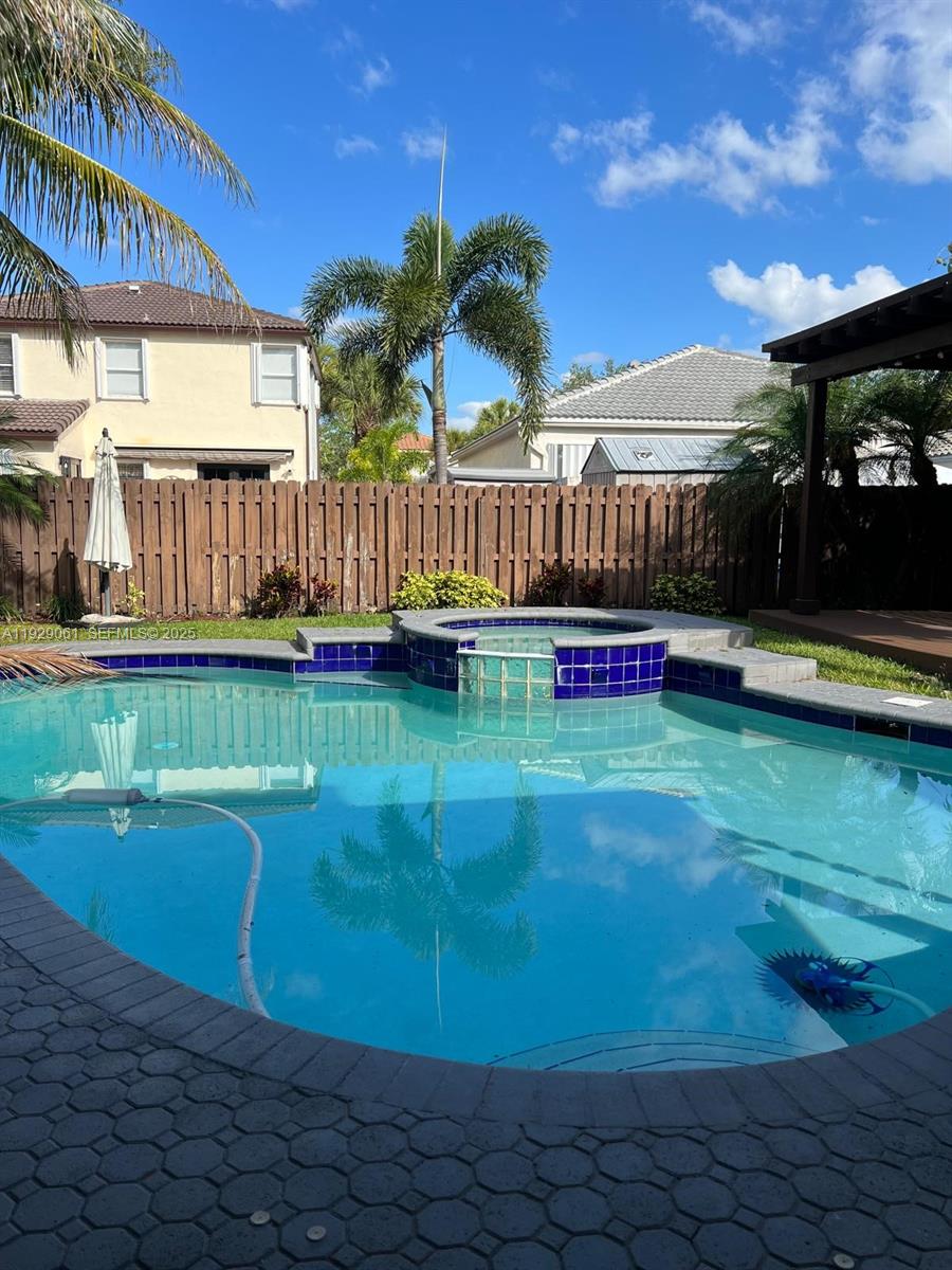 574 NW 159th Ave Pembroke Pines, FL 33028