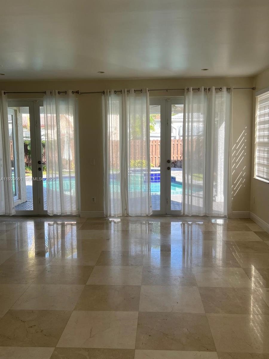 574 NW 159th Ave Pembroke Pines, FL 33028