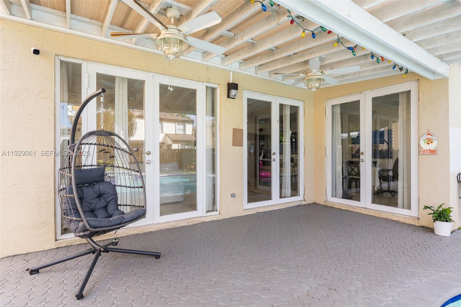 574 NW 159th Ave Pembroke Pines, FL 33028