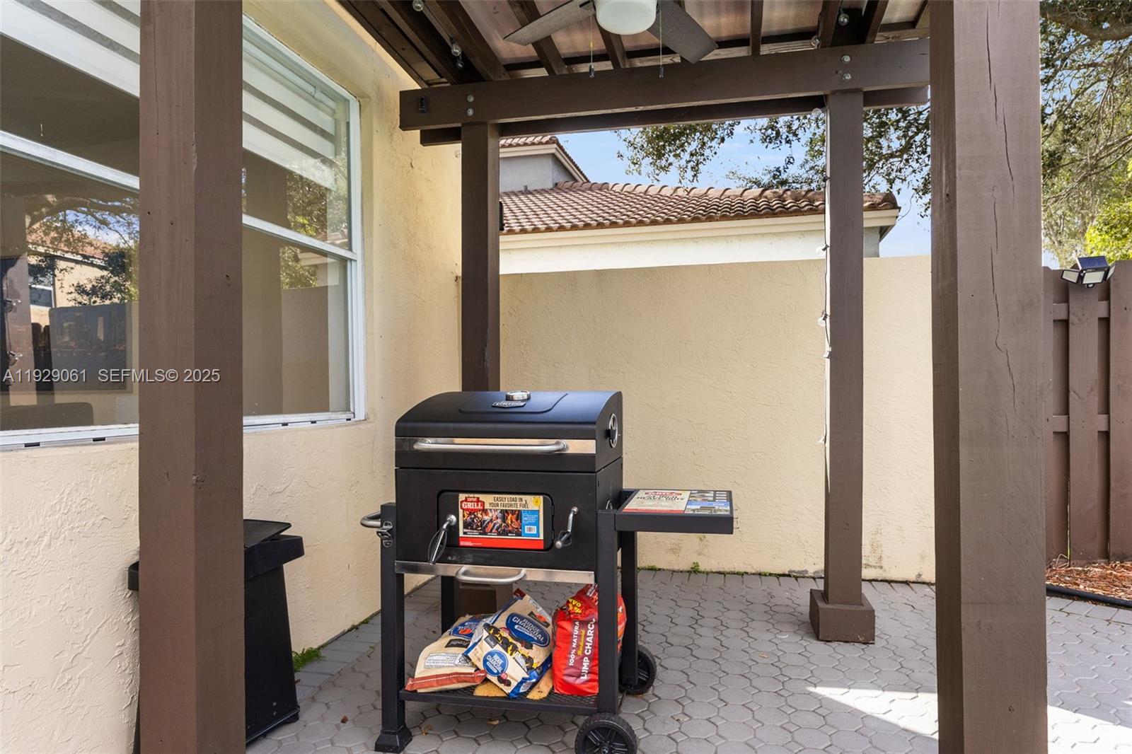 574 NW 159th Ave Pembroke Pines, FL 33028