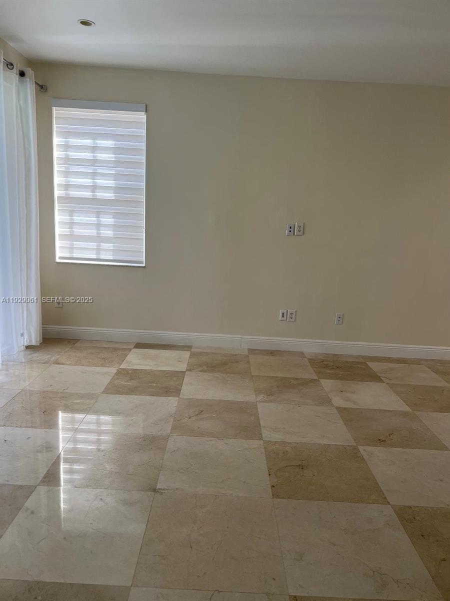 574 NW 159th Ave Pembroke Pines, FL 33028