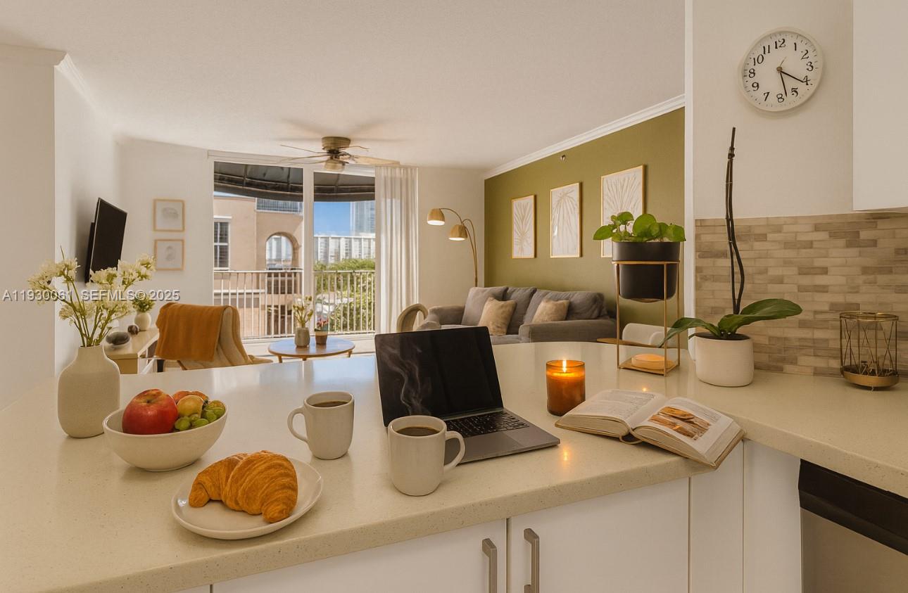 19801 E Country Clb Dr #4604