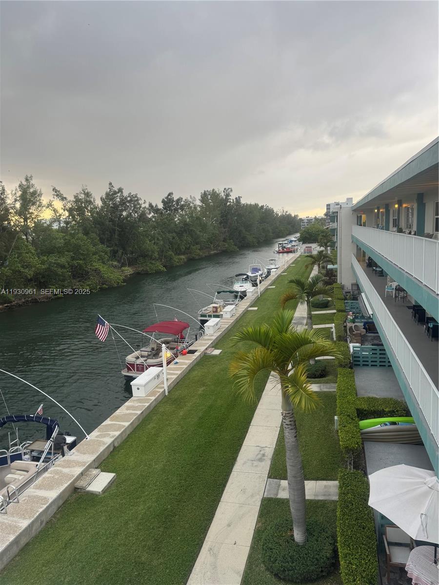 3922 NE 166th St #S316