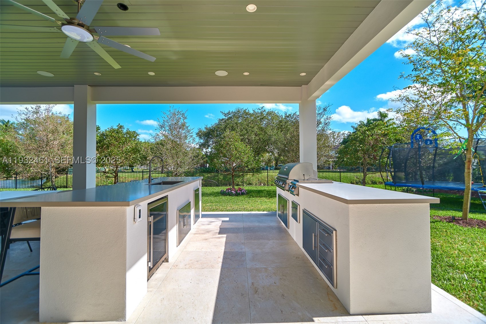 11001 SW 74th Ave Pinecrest, FL 33156