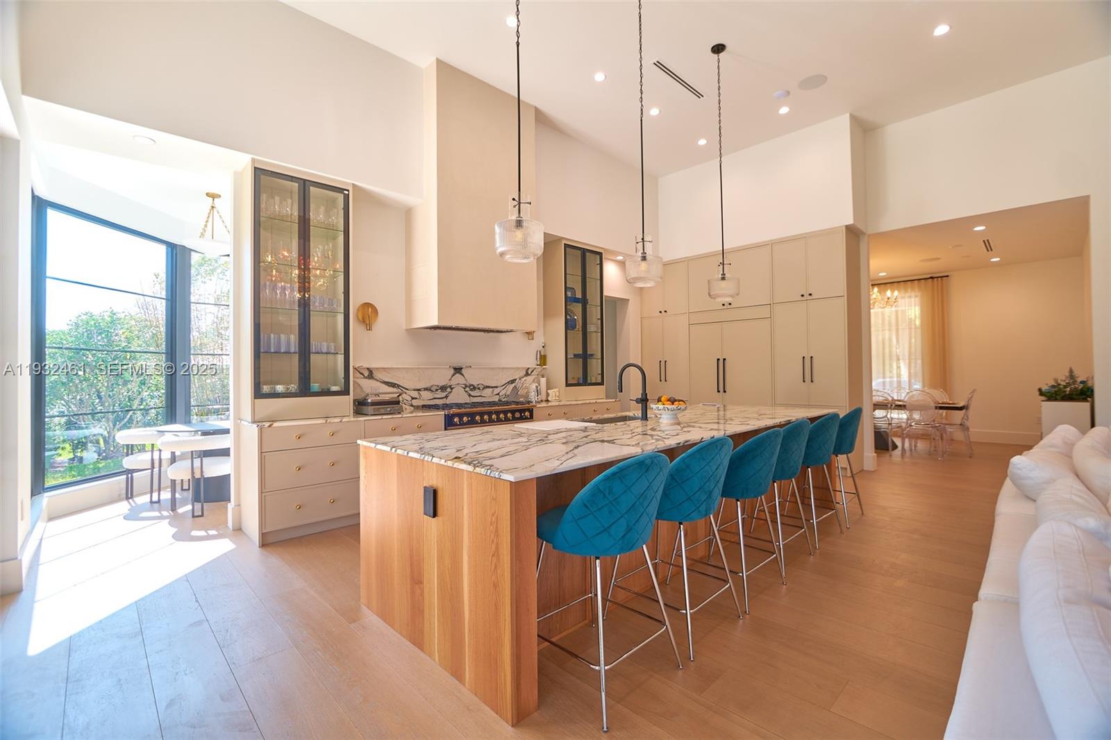 11001 SW 74th Ave Pinecrest, FL 33156