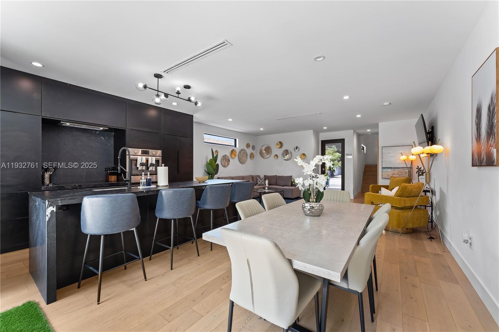 58 NW 52nd St Miami, FL 33127