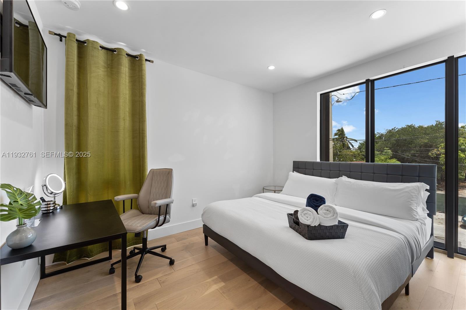 58 NW 52nd St Miami, FL 33127