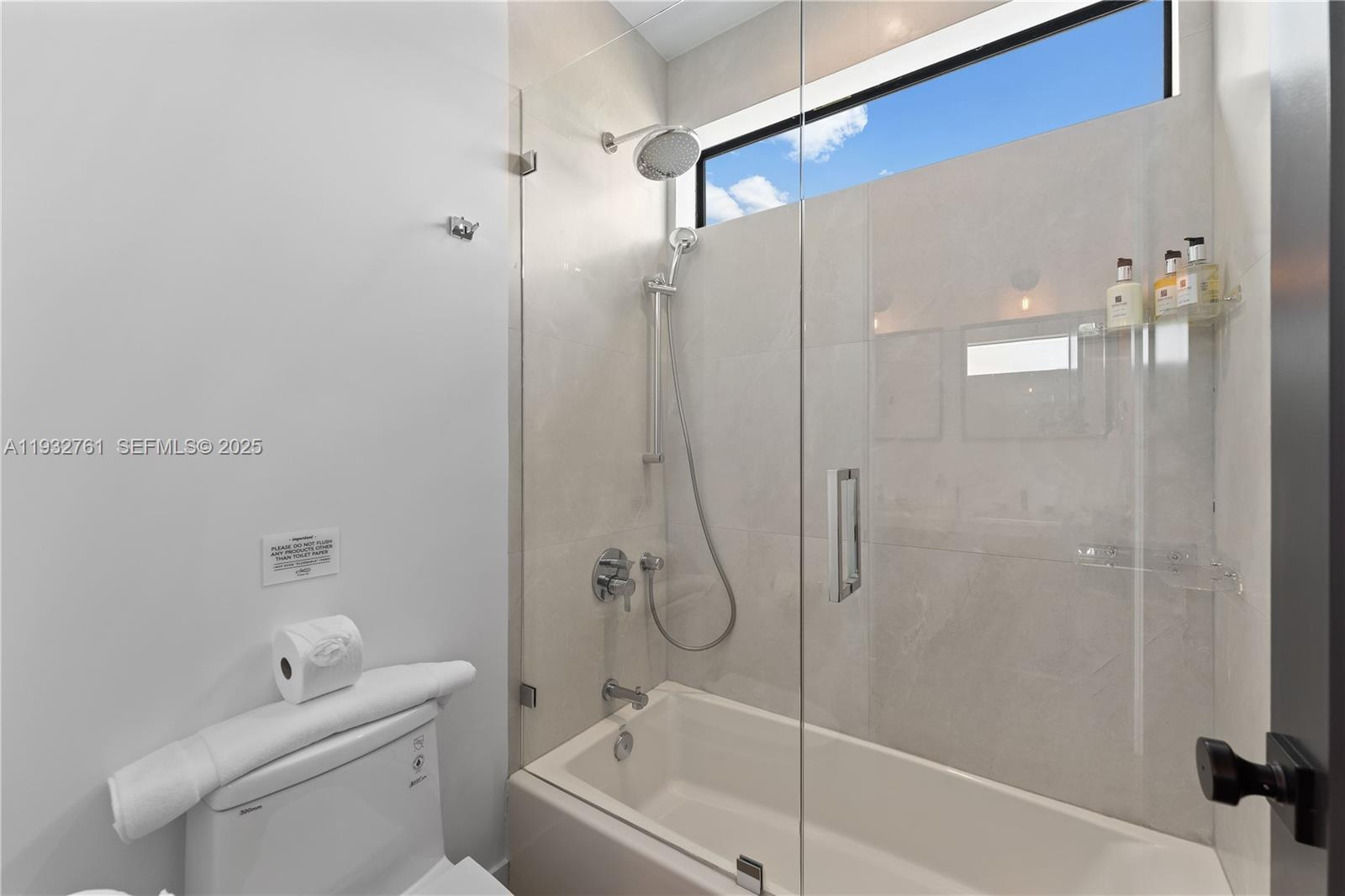 58 NW 52nd St Miami, FL 33127