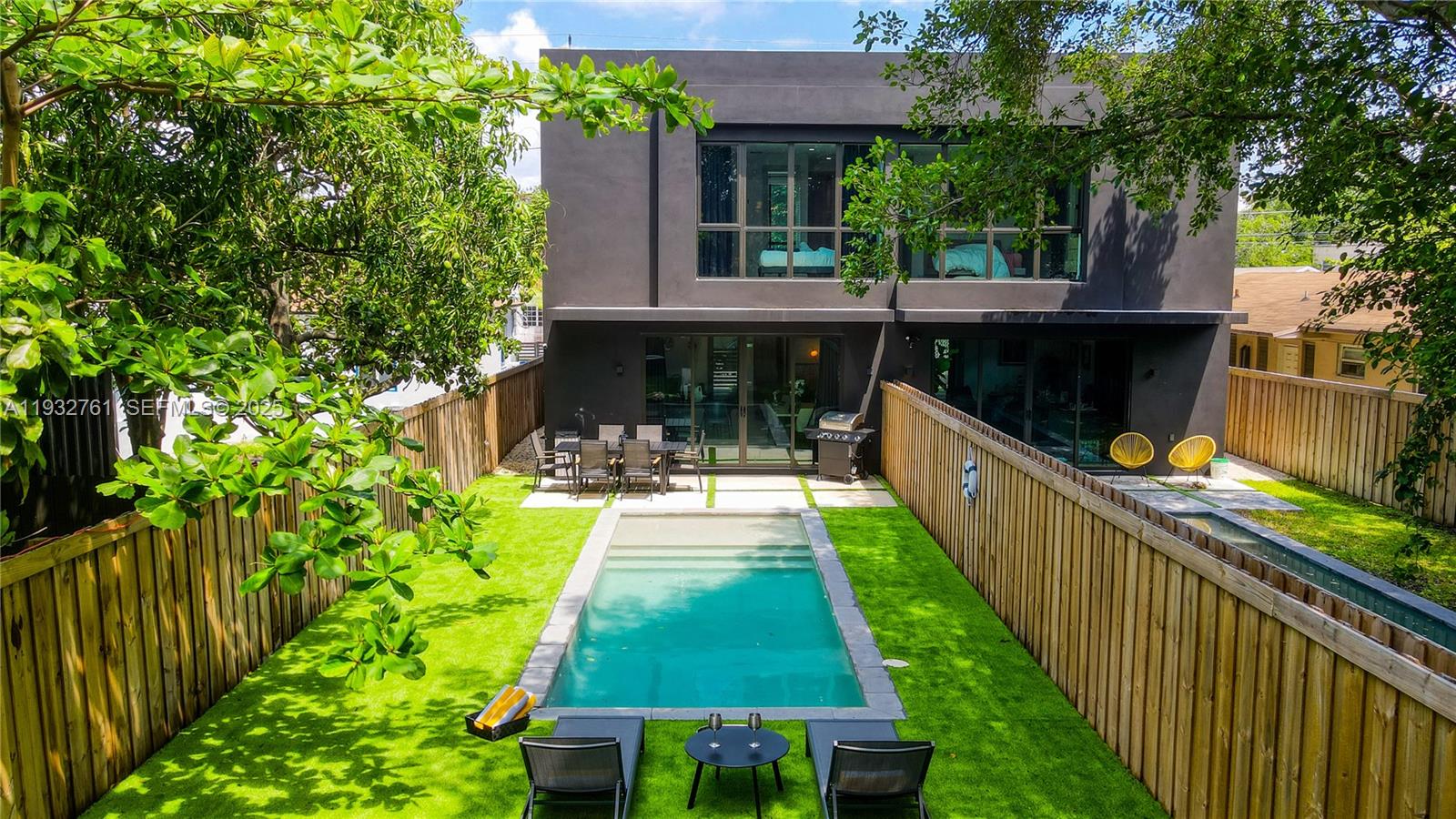 58 NW 52nd St Miami, FL 33127